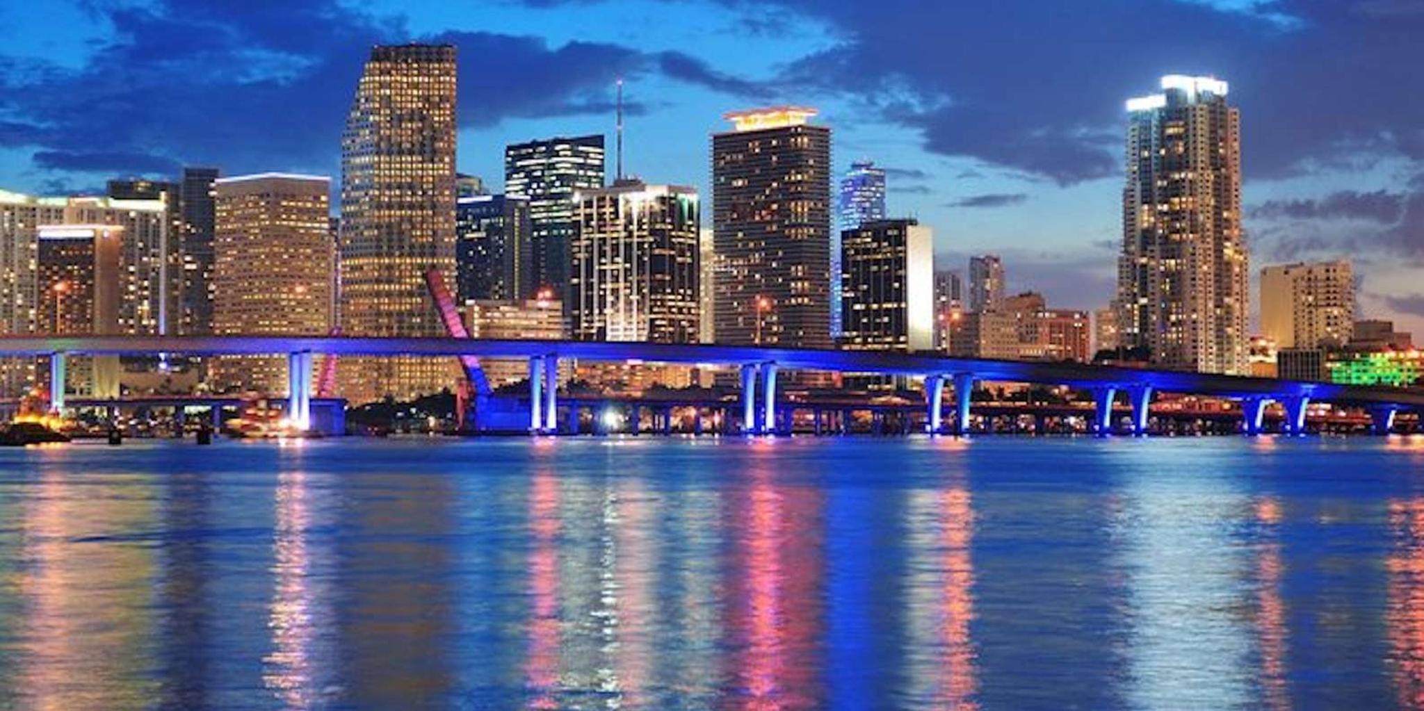 Miami Skyline Champagne Cruise - Image 6