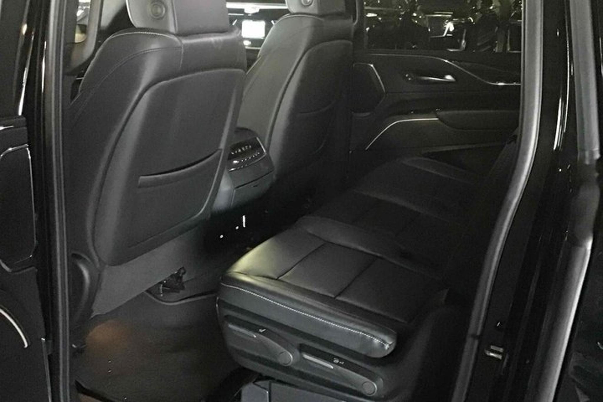 Las Vegas Airport Private Transfer 6 Passenger SUV - Image 2