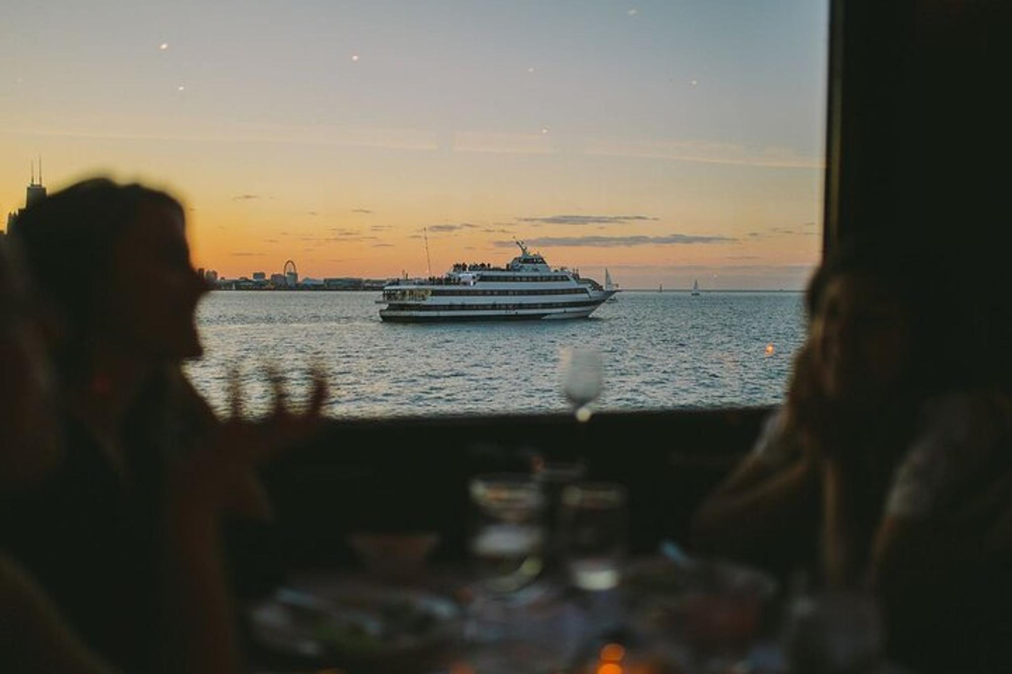 Chicago Fireworks Dinner Cruise - Image 4