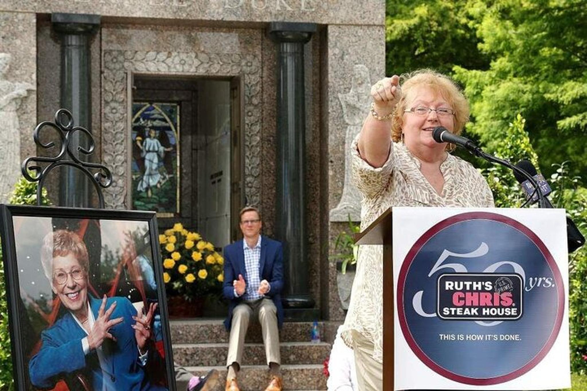 New Orleans Metairie Cemetery Walking Tour 90 min - Image 4