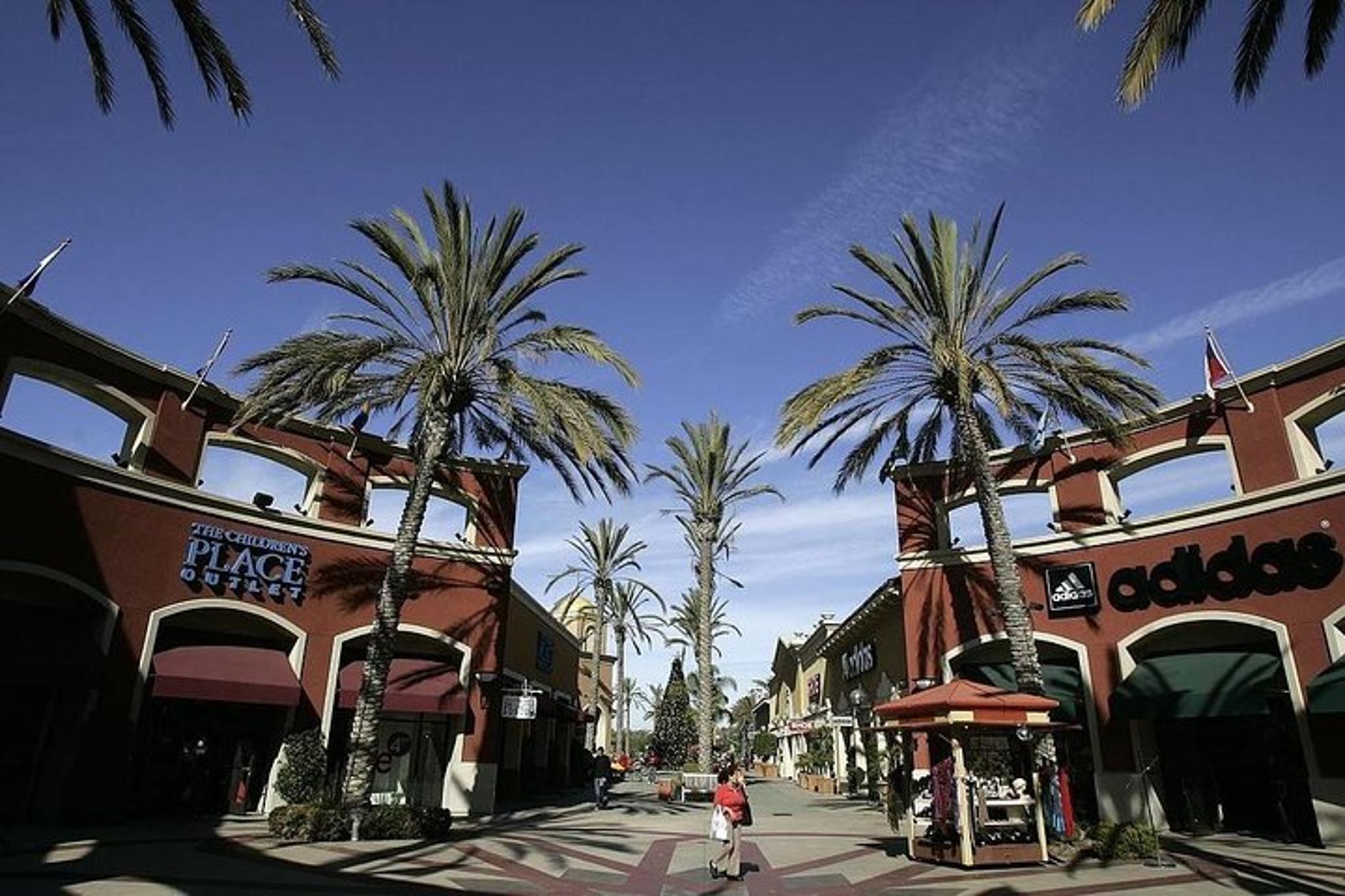 San Diego Shopping Tour to Las Americas Outlet - Image 3