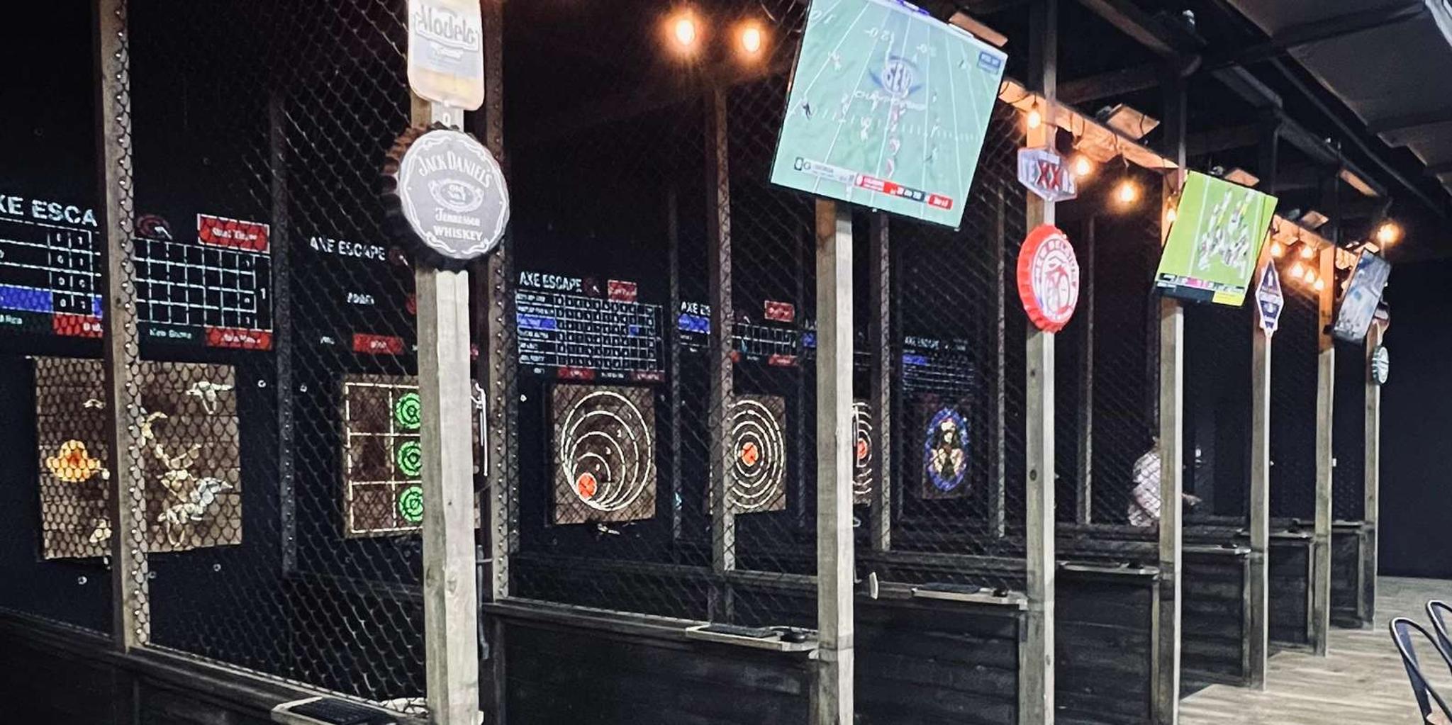 San Antonio Axe Throwing Experience - Image 4