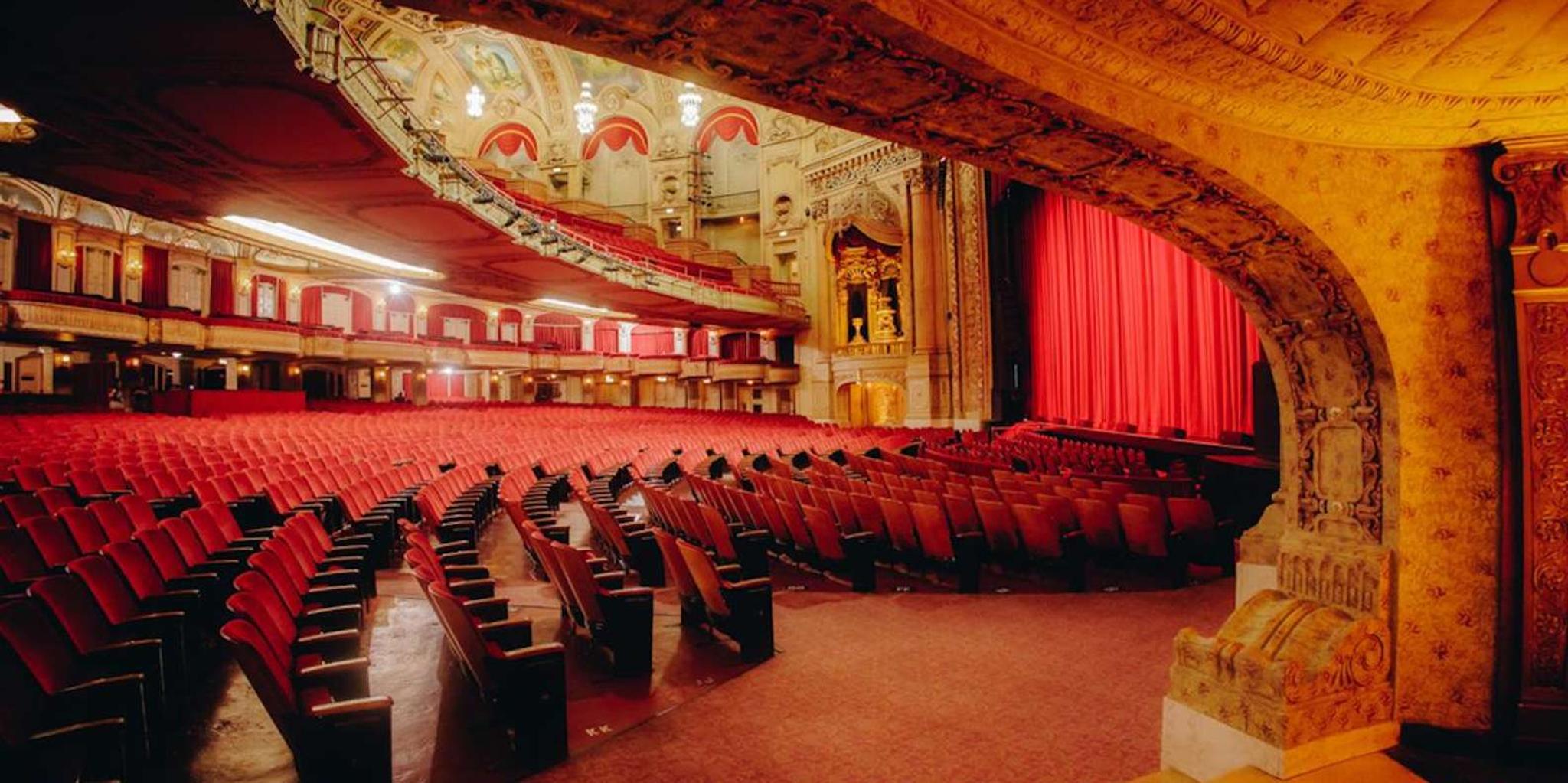 Chicago Theatre Tour - Image 6