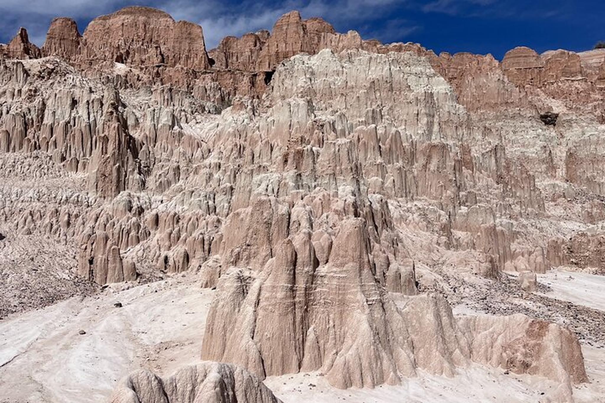 Las Vegas Cathedral Gorge and Area 51 Tour