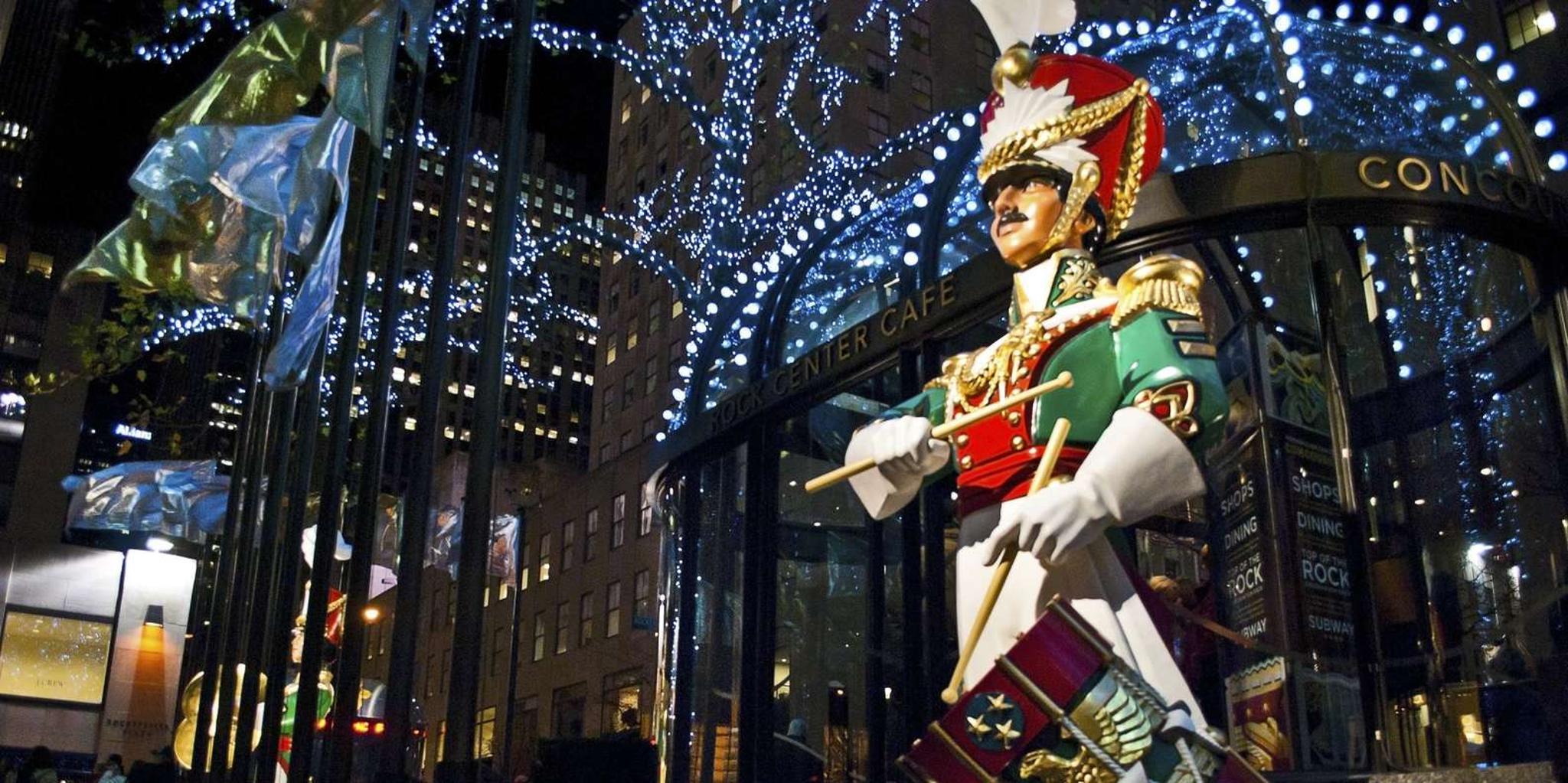 New York City Christmas Walking Tour - Image 5
