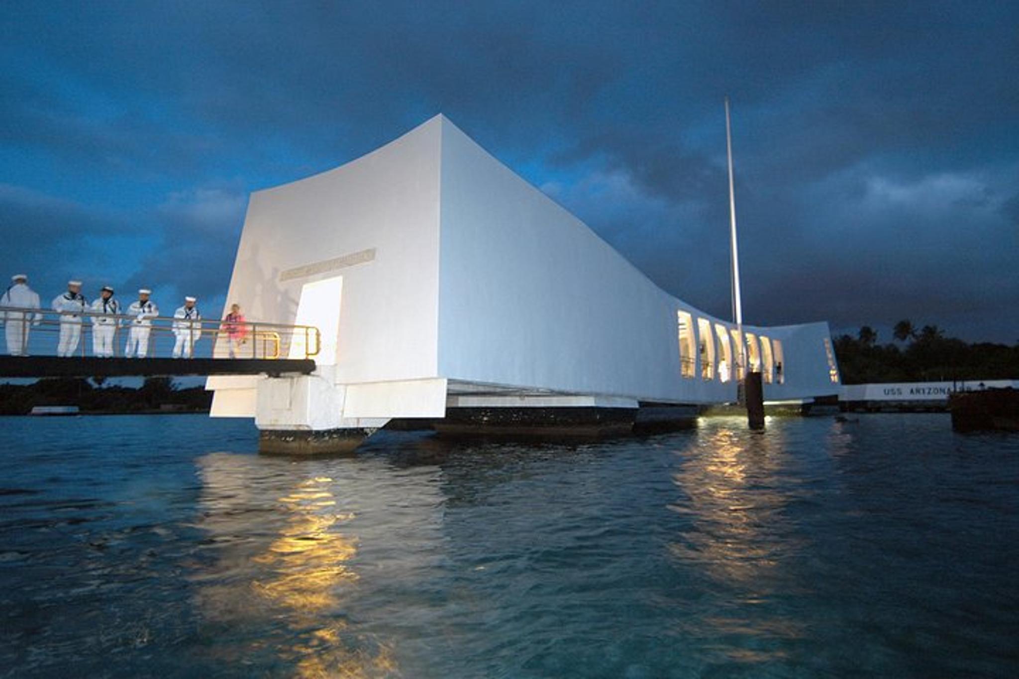Pearl Harbor Arizona Memorial and USS Bowfin Tour - Image 3