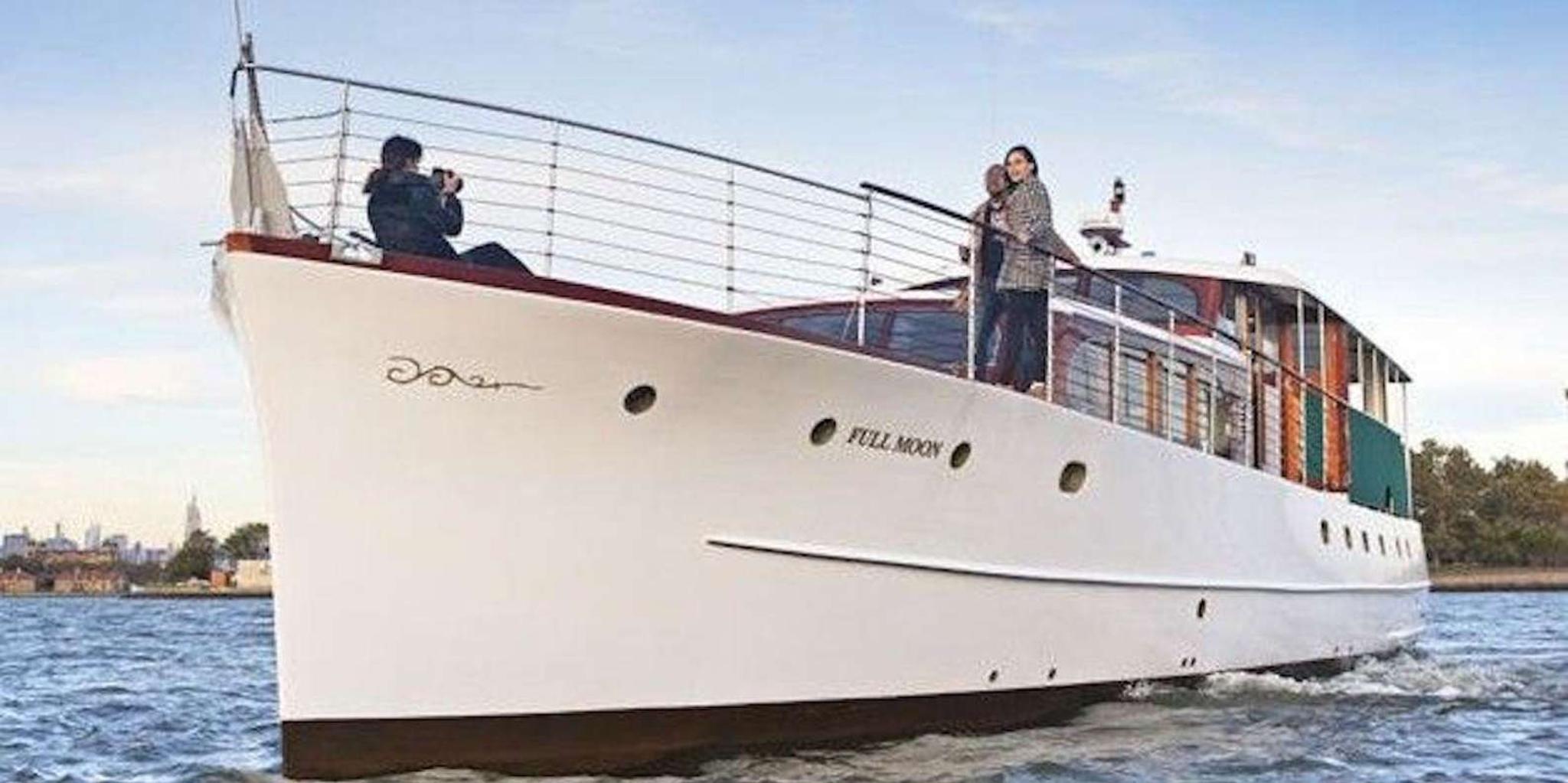New York Fall Foliage Cruise on the Hudson River