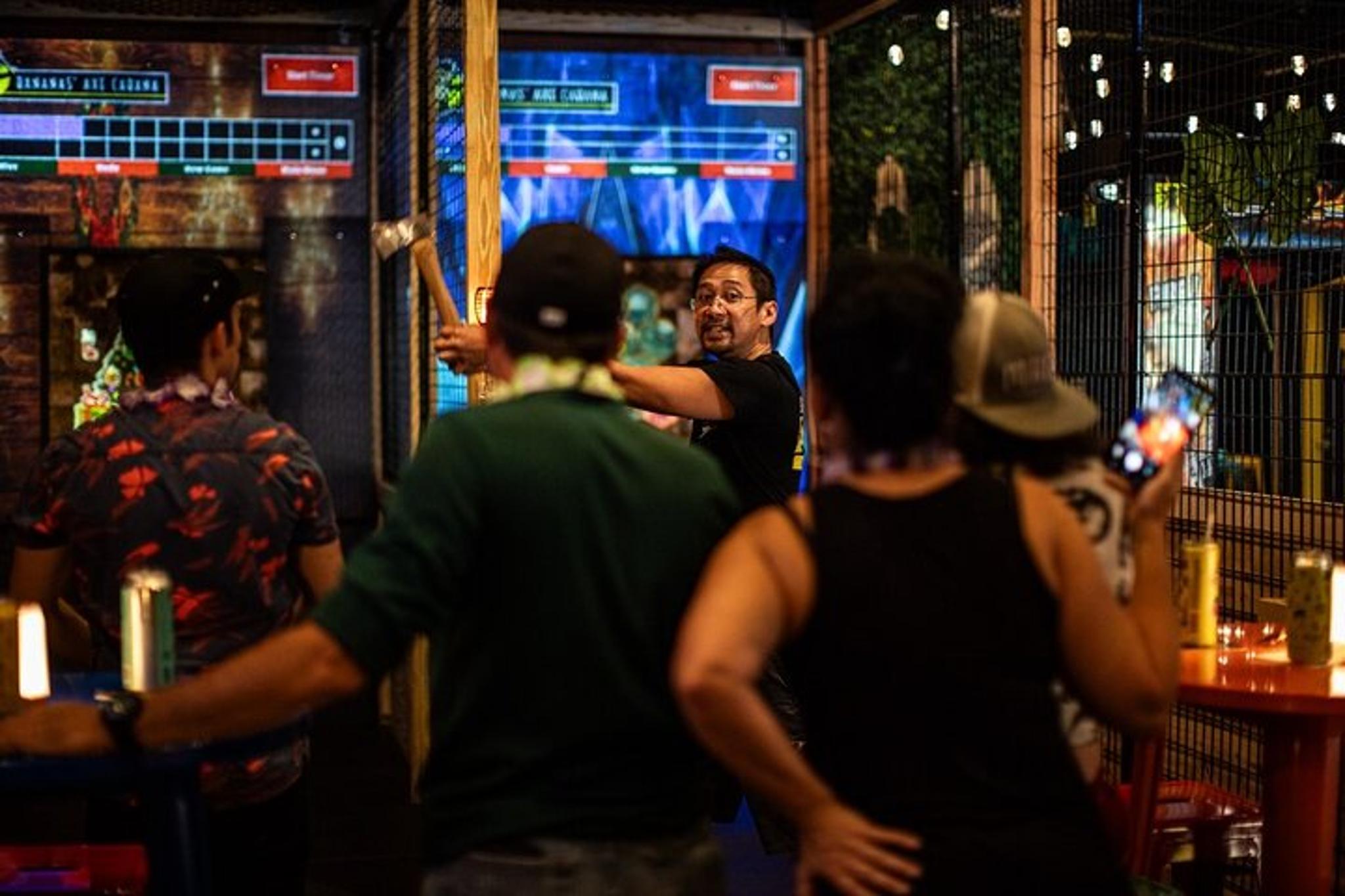 Orlando Axe Throwing Session 1 hr - Image 2
