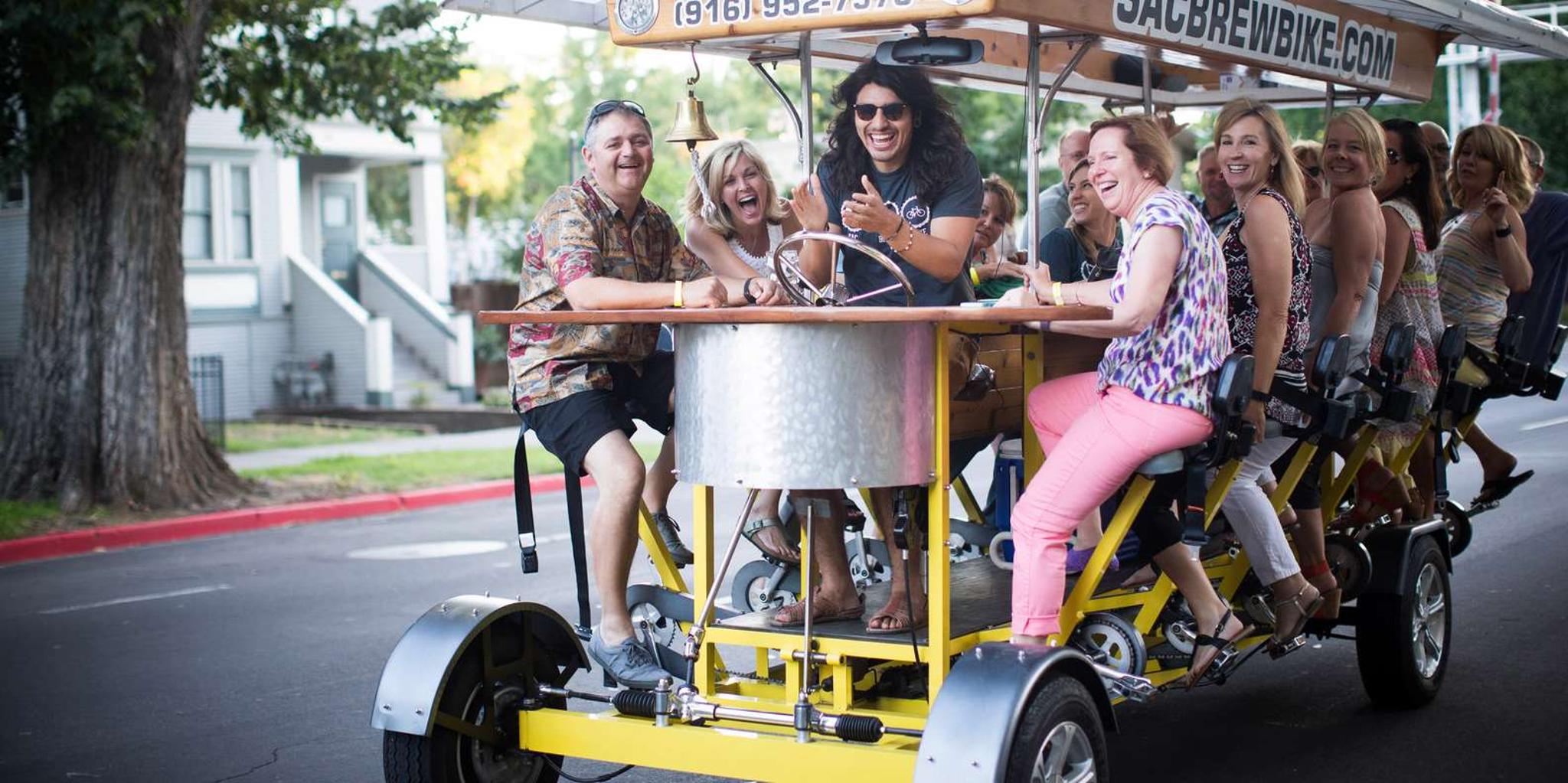 Sacramento Beer Bike Tour with Bar Stops - Image 4