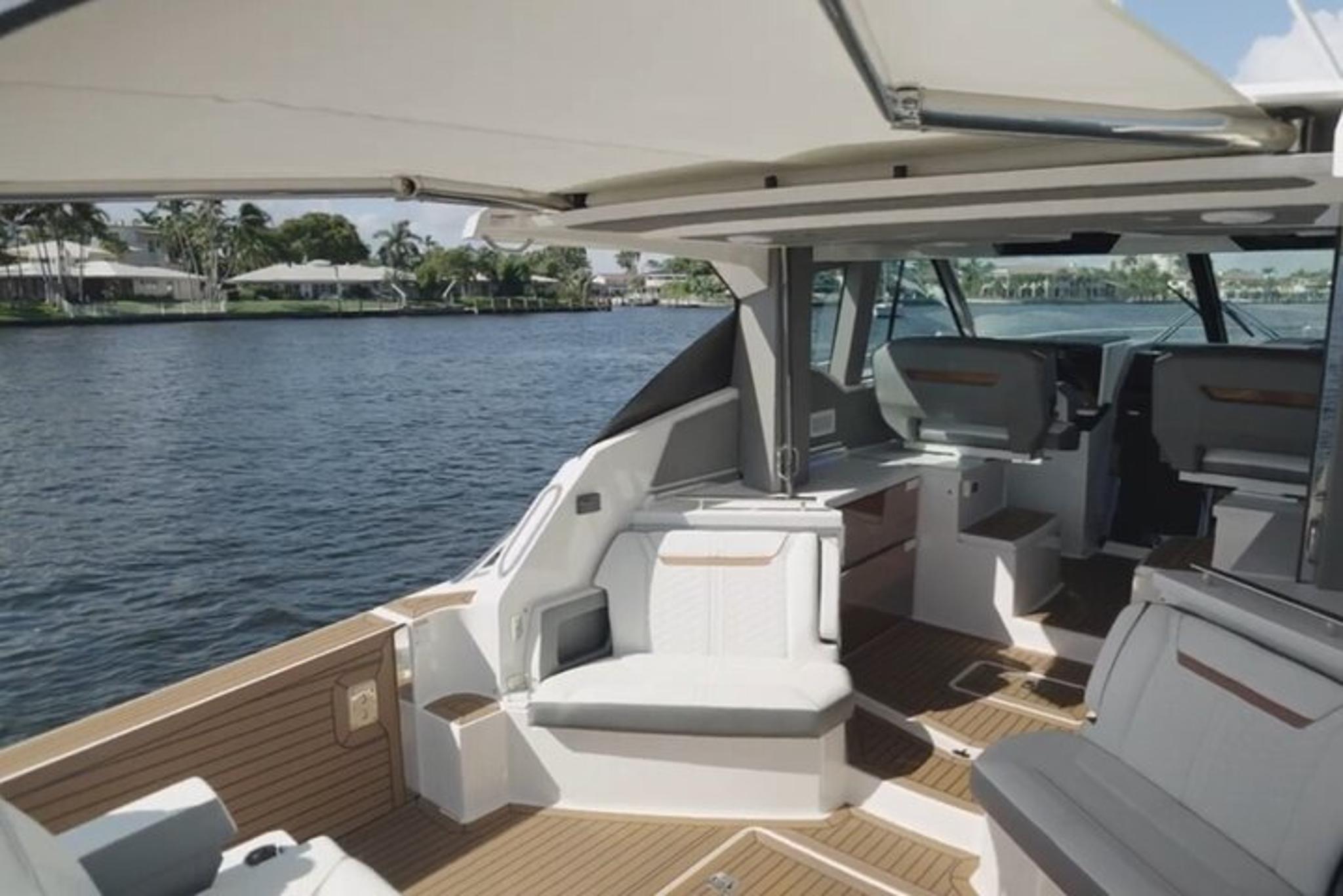Miami Tiki Boat Adventure - Image 4