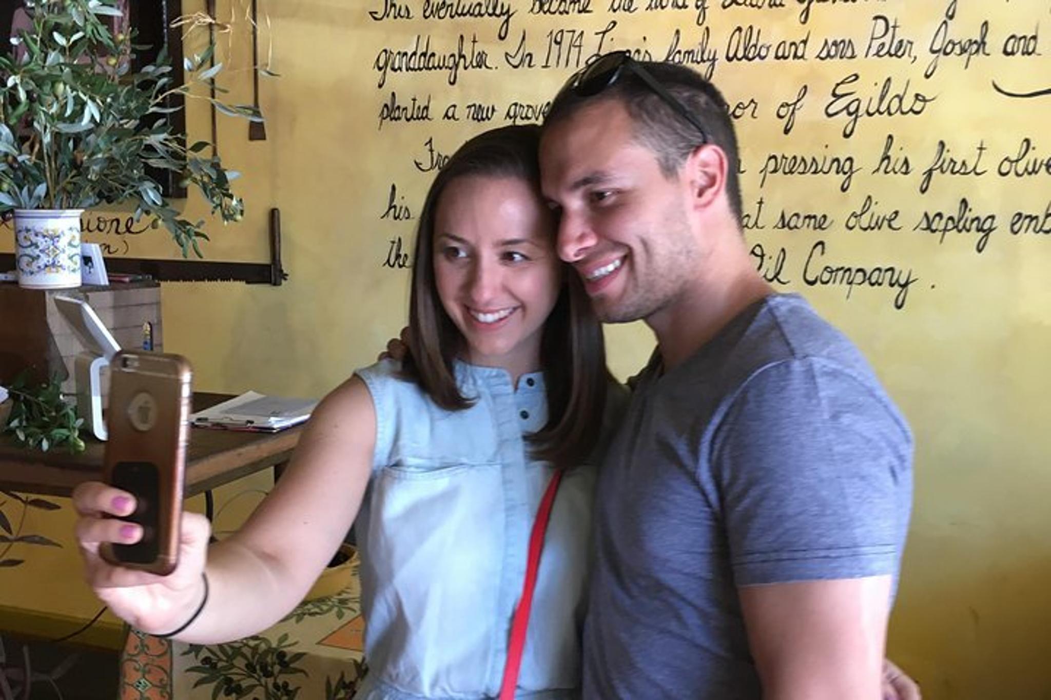 Sonoma Walking Food, Wine Tasting & History Tour - Image 3