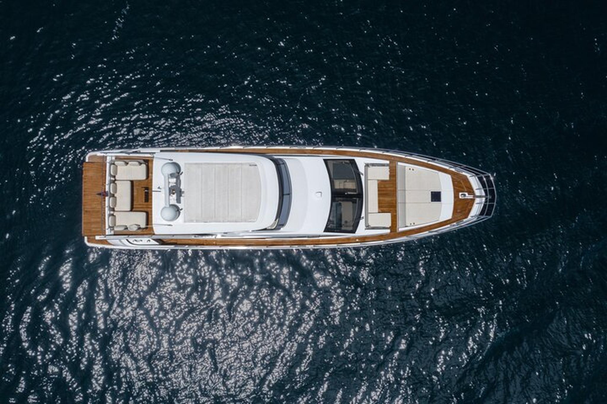 Miami Beach Yacht Tour with Captain Beneteau MC6 Fly - Image 3