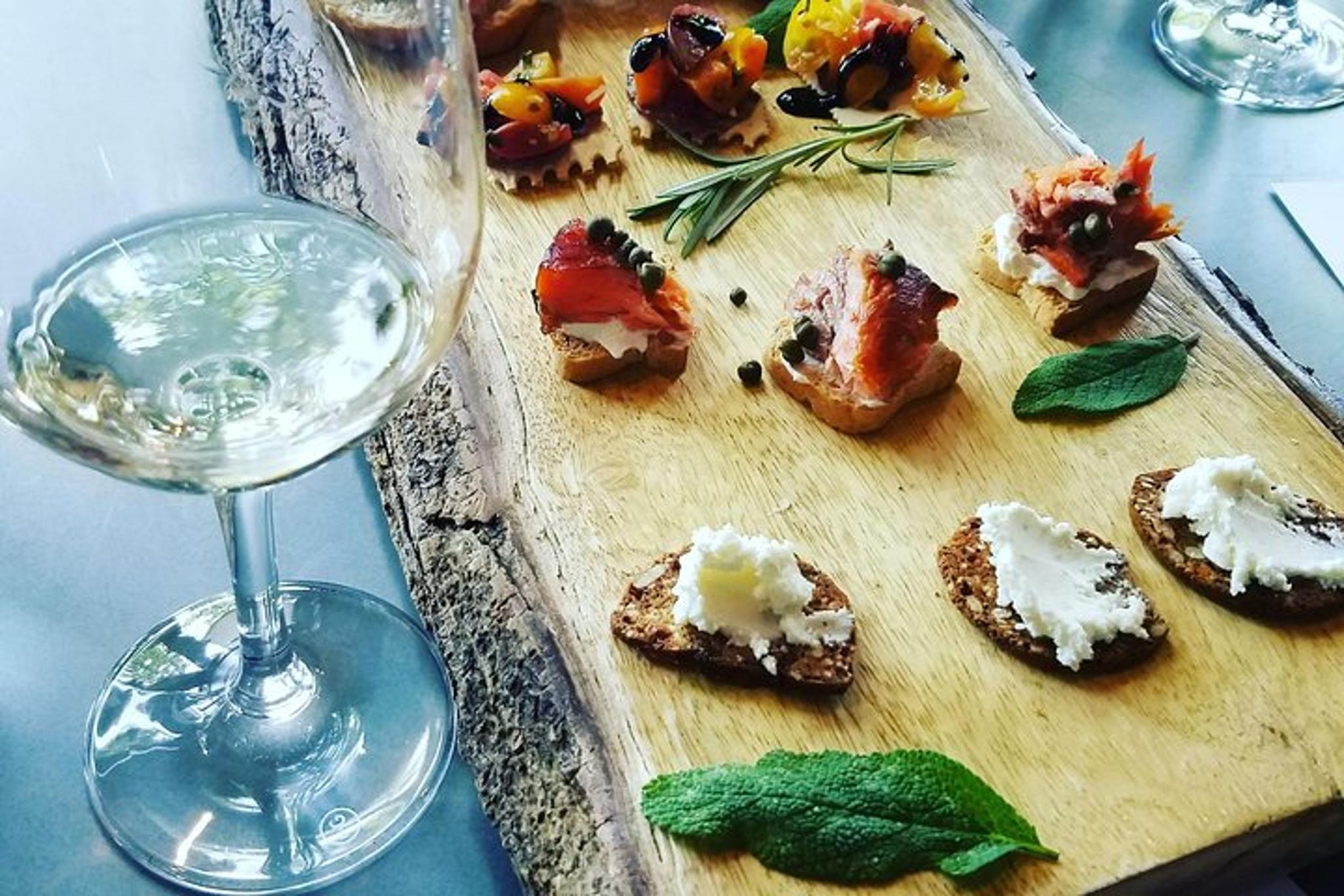 Healdsburg Food and Wine Walking Tour - Image 3