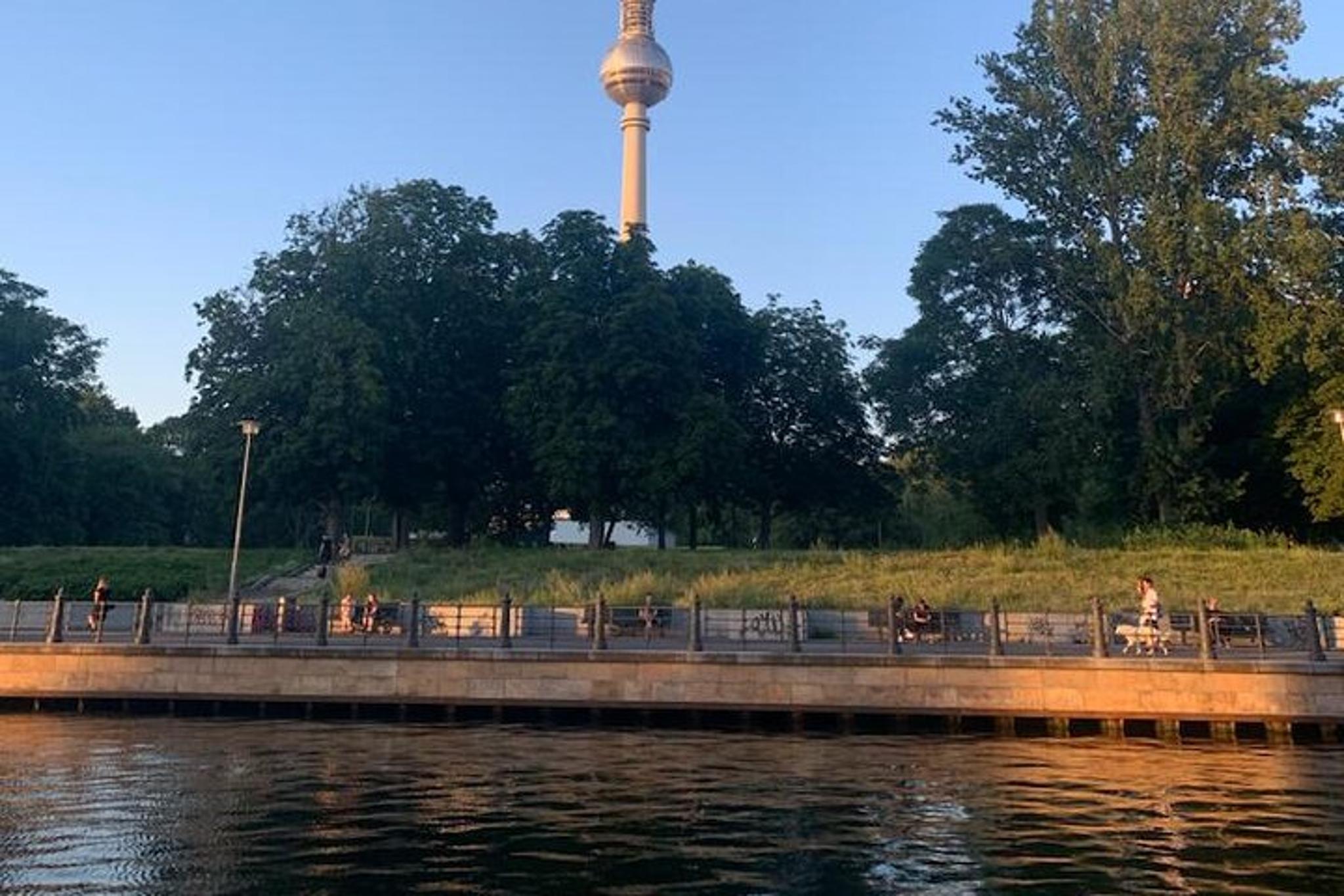 Berlin Private Tour East and West by Car - Image 2