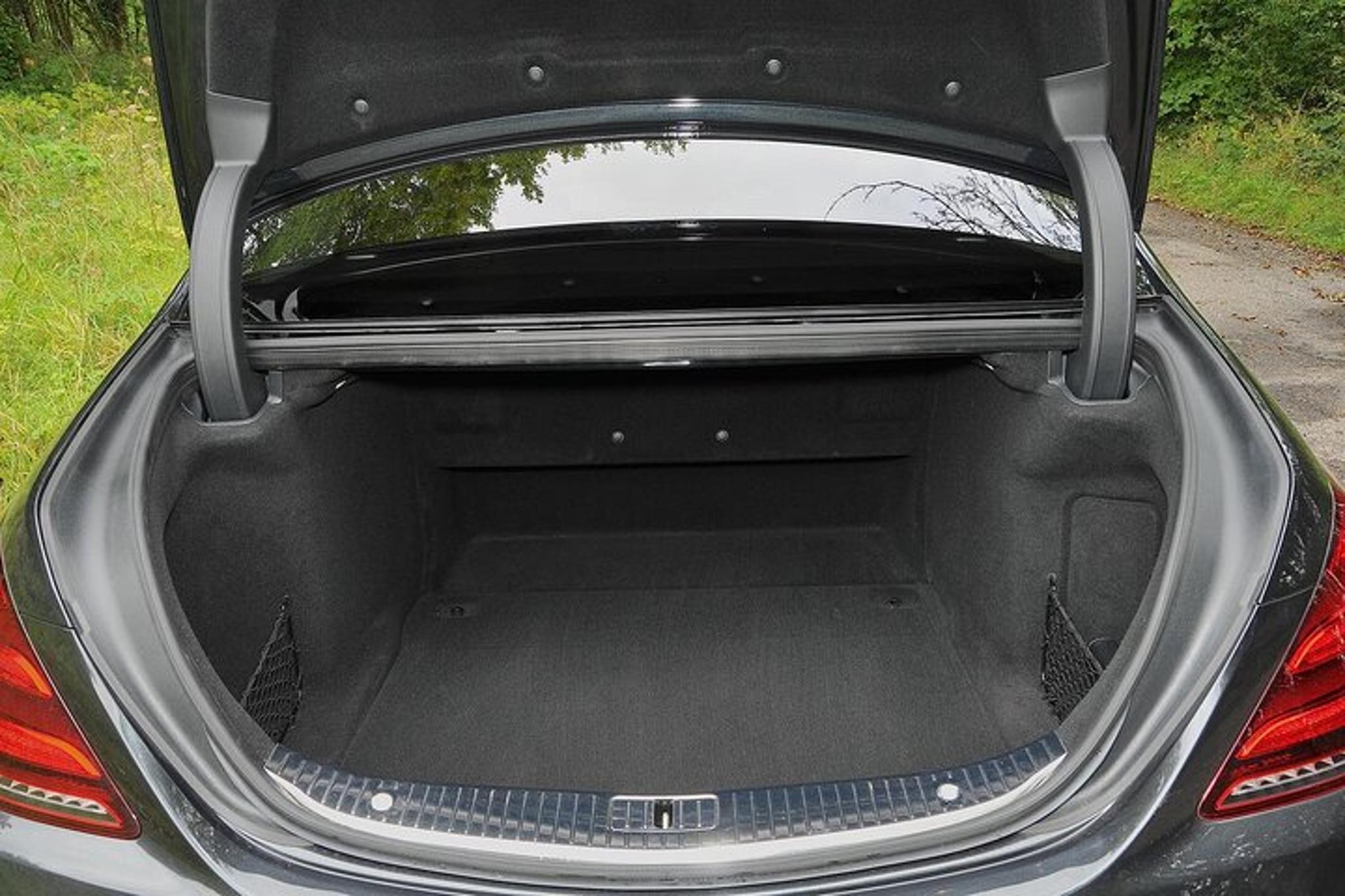 Oakland Private Airport Transfer by Sedan - Image 5