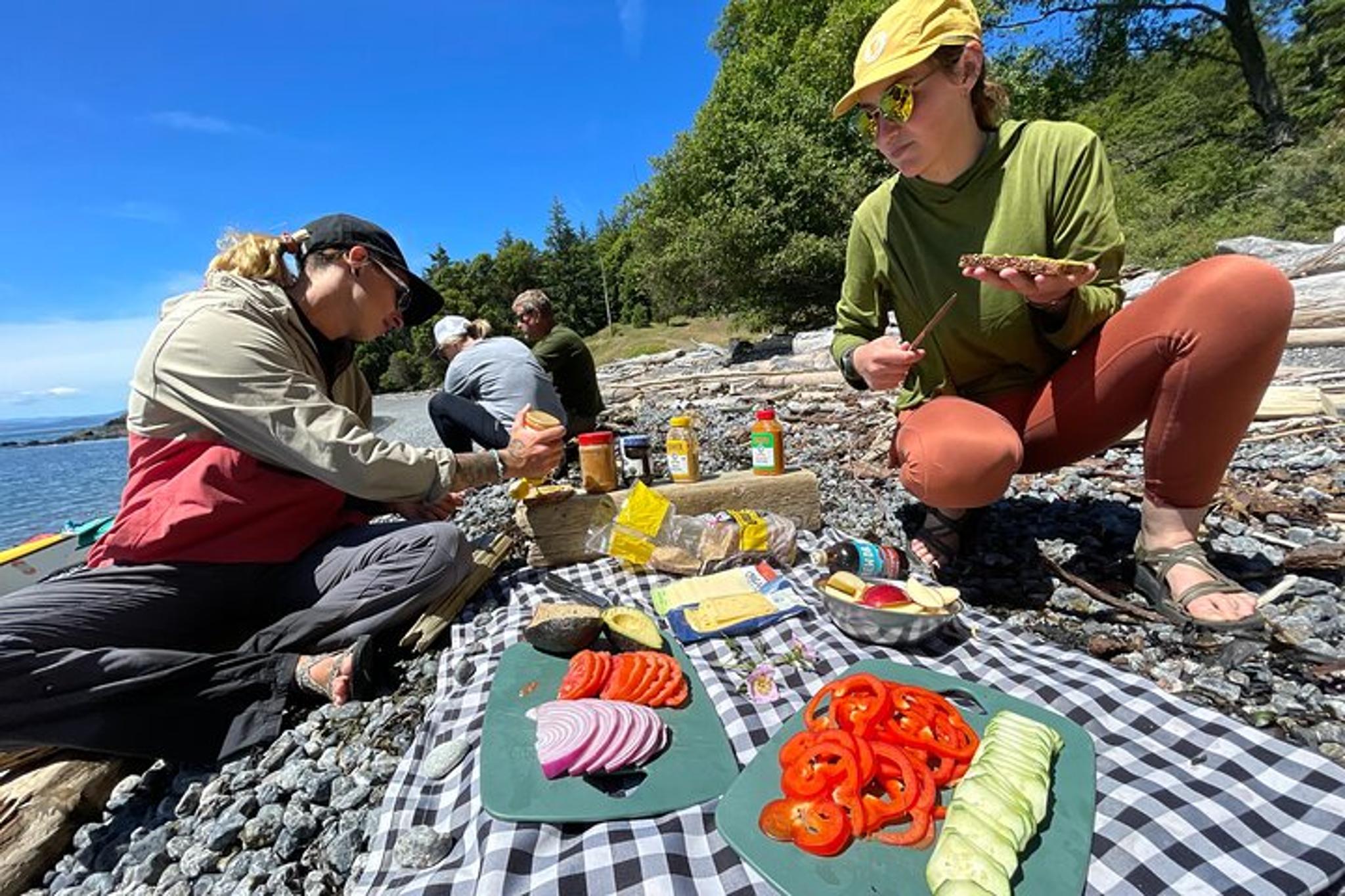 Friday Harbor Family Paddle and Hike - Image 6