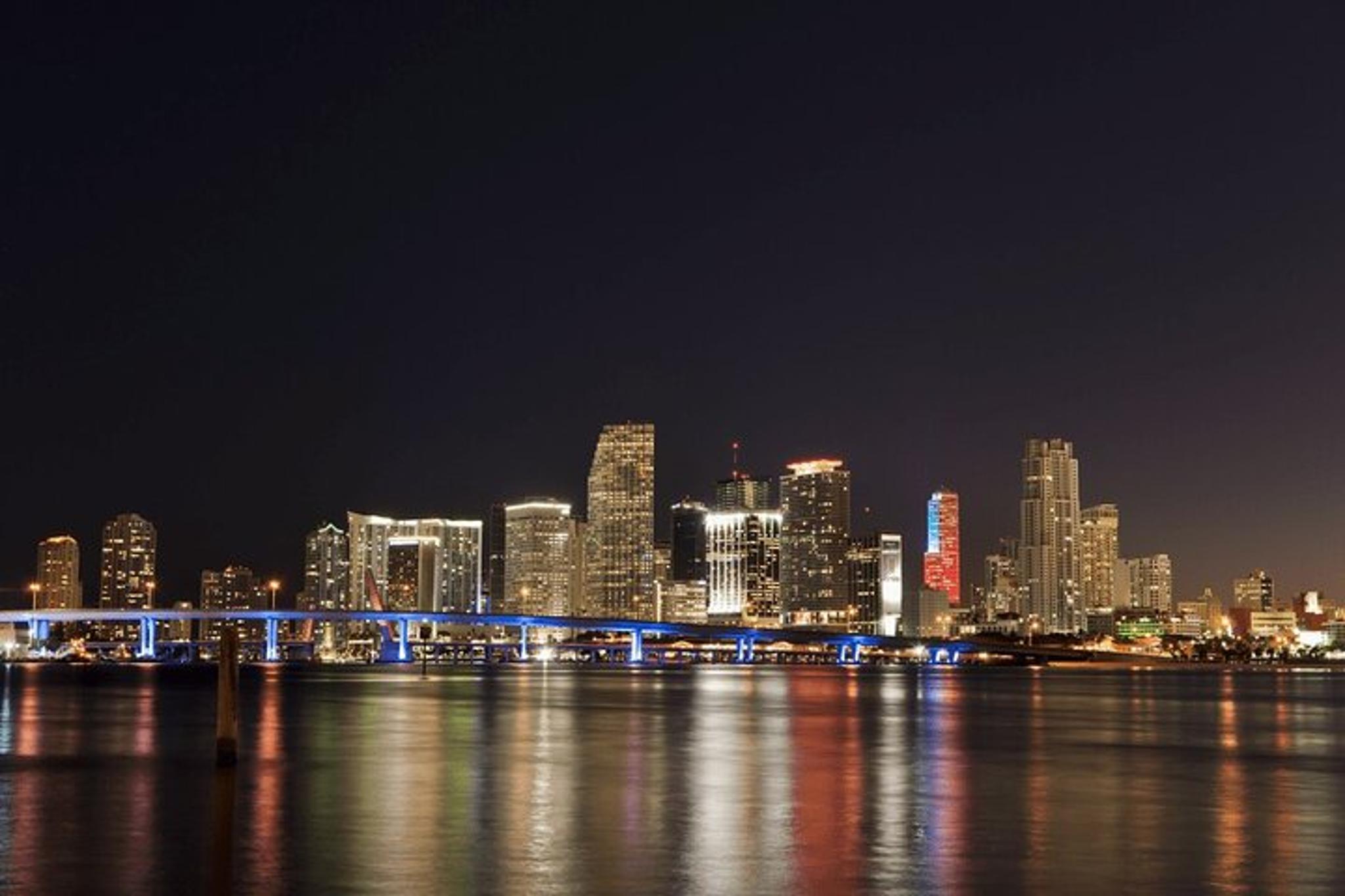Miami Skyline Cruise at Twilight - Image 5