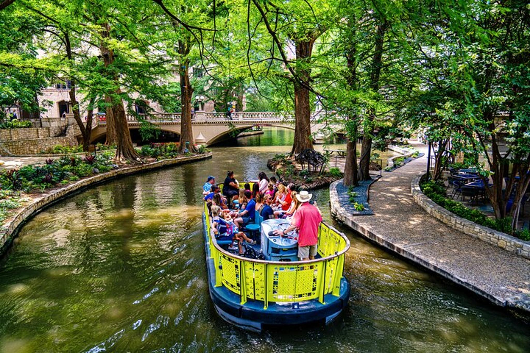 San Antonio Alamo and River Walk Tour