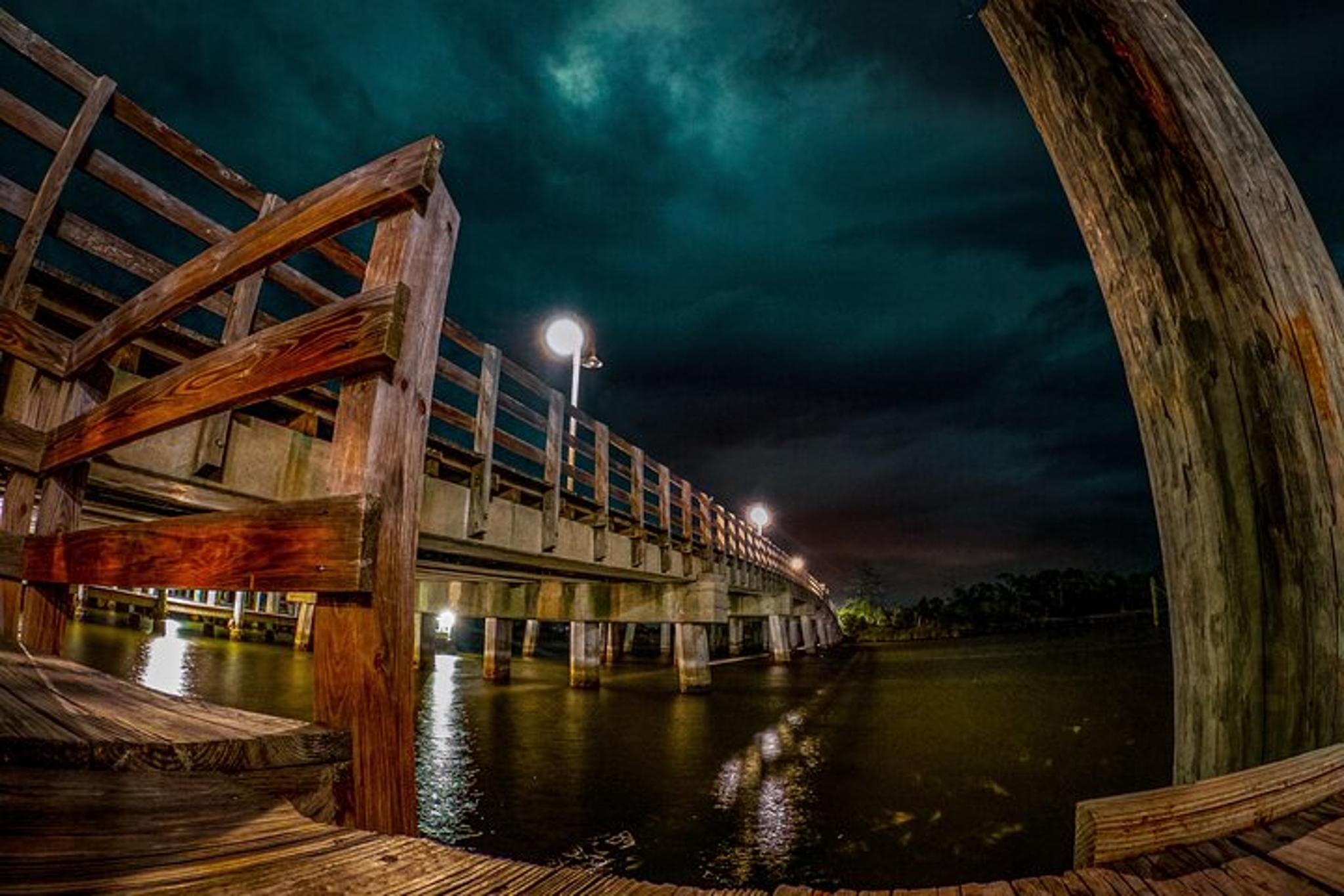 Manteo Ghost Tour: Lighthouse Wraiths & Dune Shadows