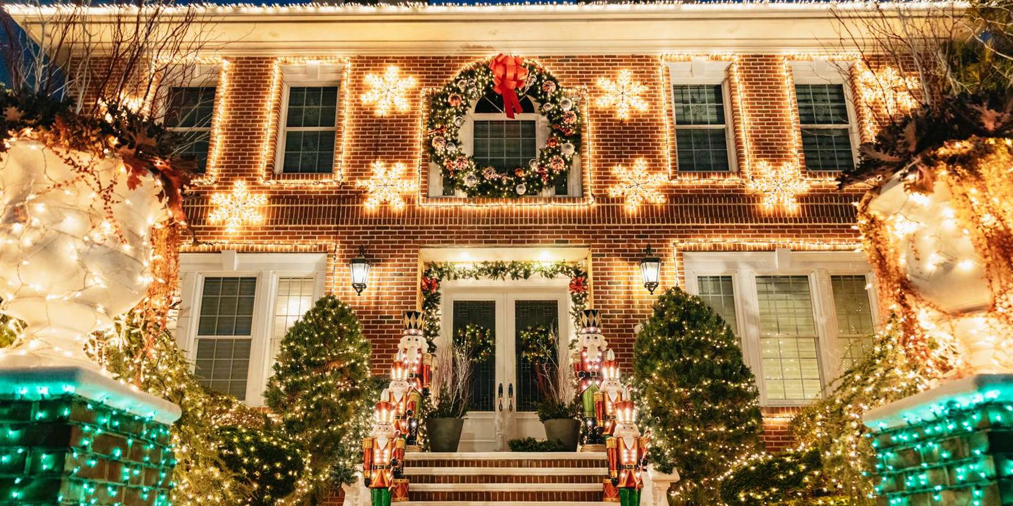 New York City Dyker Heights Christmas Lights Tour