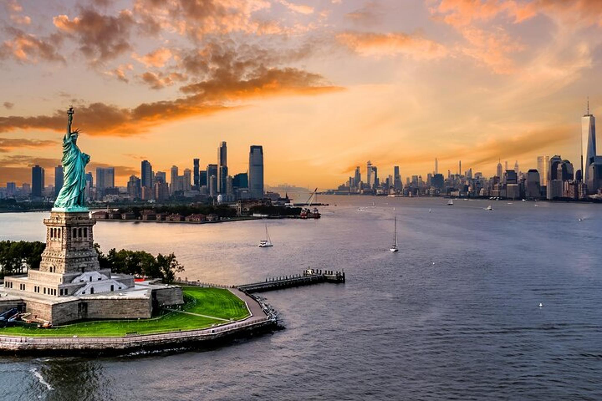 New York City Statue of Liberty and Empire State Building Tour by Car - Image 5