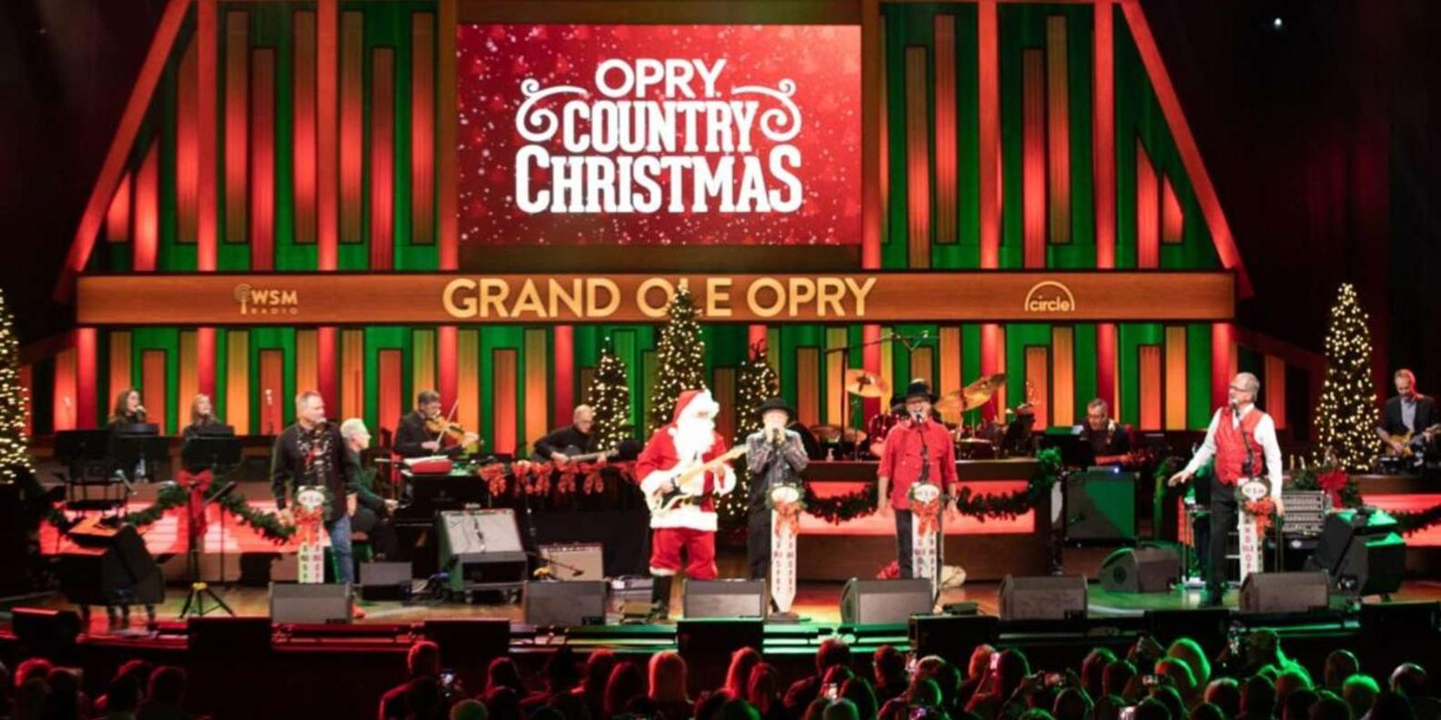 Nashville Opry House Christmas Show and Backstage Tour - Image 5