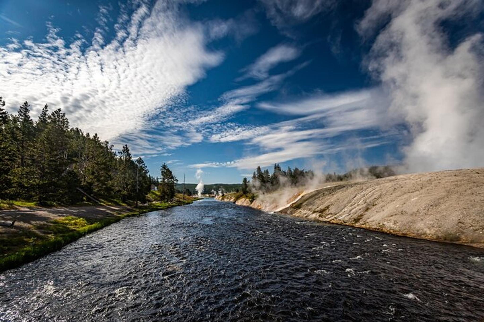 Yellowstone Old Faithful Self-Guided Walking Tour - Image 4