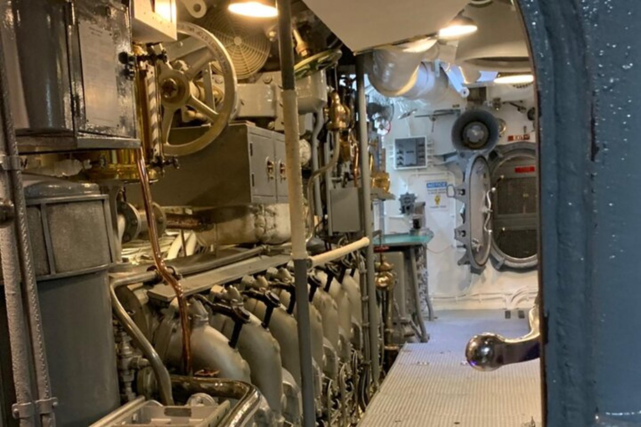 Pearl Harbor Arizona Memorial and USS Bowfin Tour - Image 6