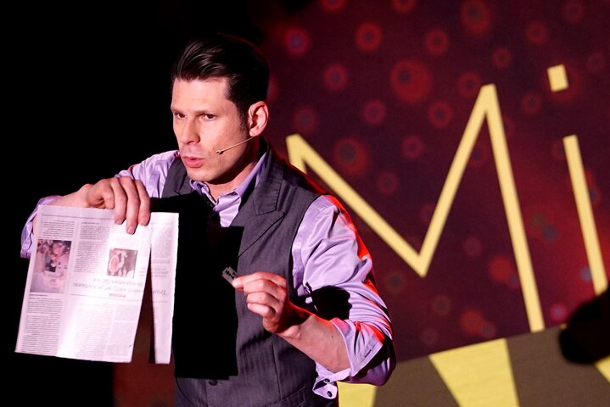 Las Vegas Comedy Magic Show at Four Queens - Image 4
