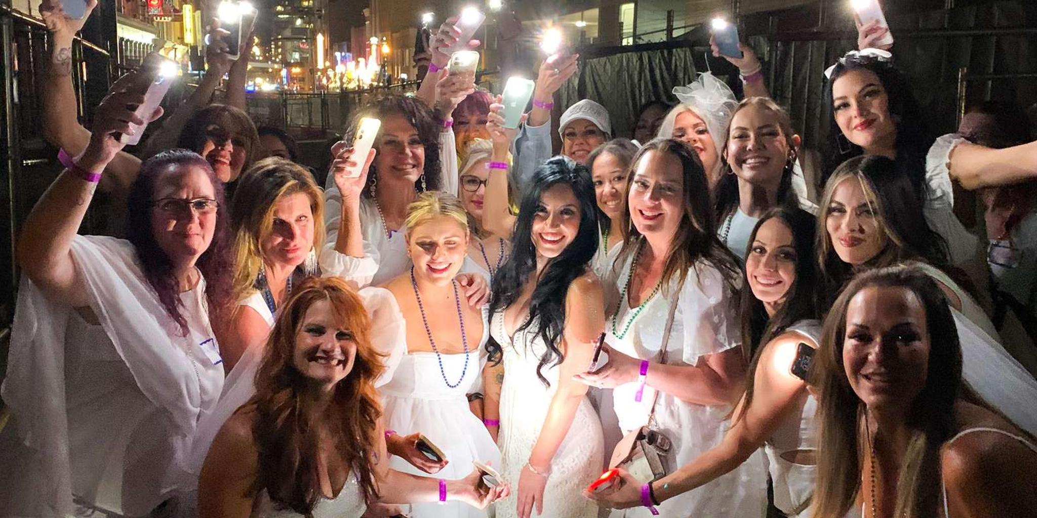Nashville Bar Crawl with VIP Access - Image 5