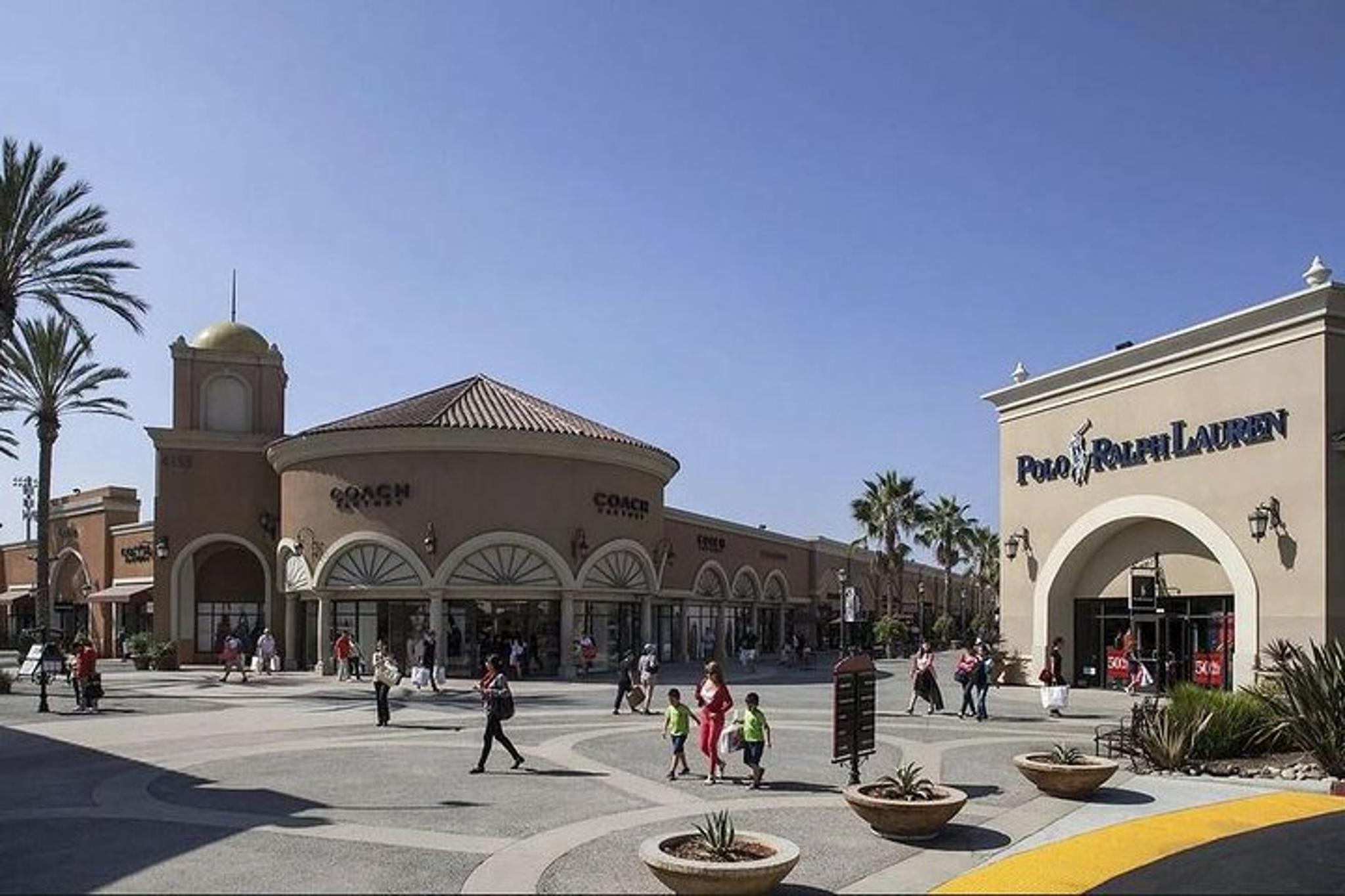 San Diego Shopping Tour to Las Americas Outlet - Image 4