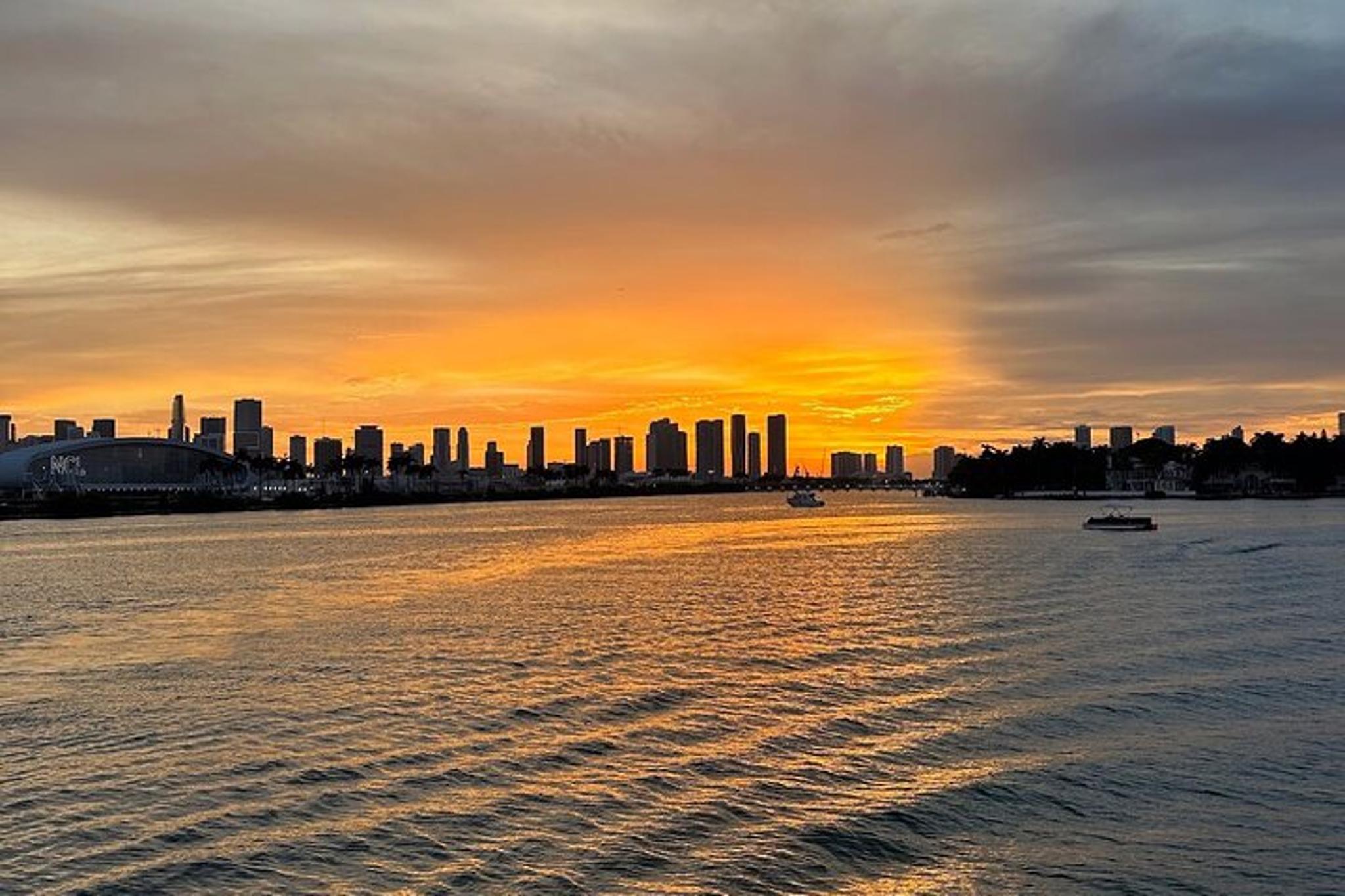 Miami Private Cruise at Sunset 2 hr - Image 3