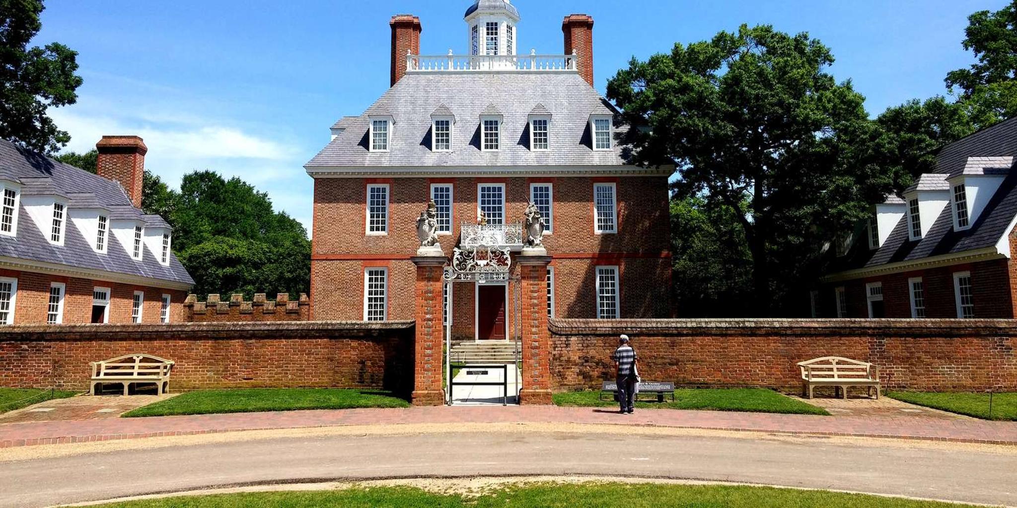 Williamsburg Secrets Walking Tour 1.5 hr