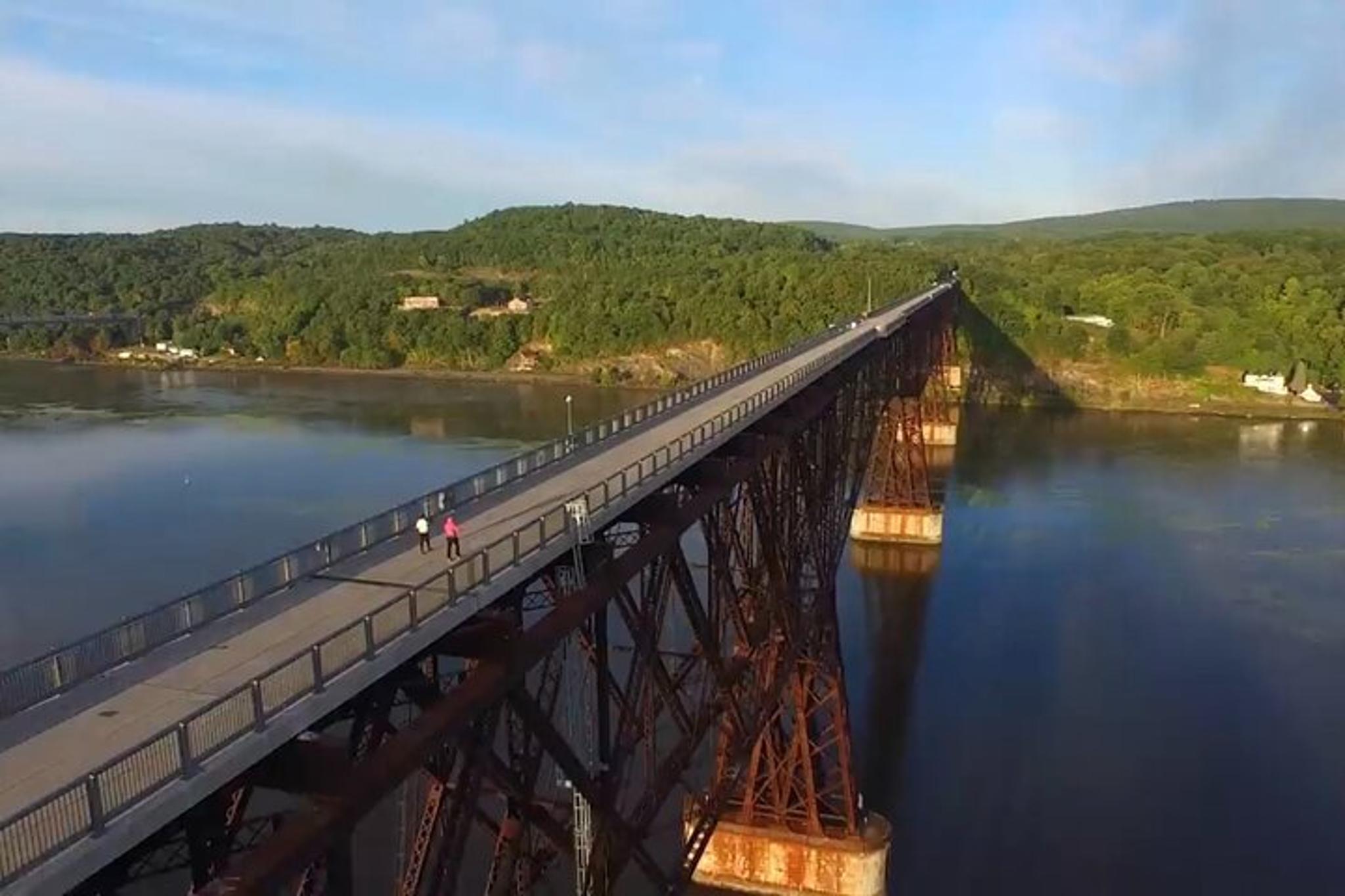 Hudson Valley Walkway and Wineries Tour - Image 5