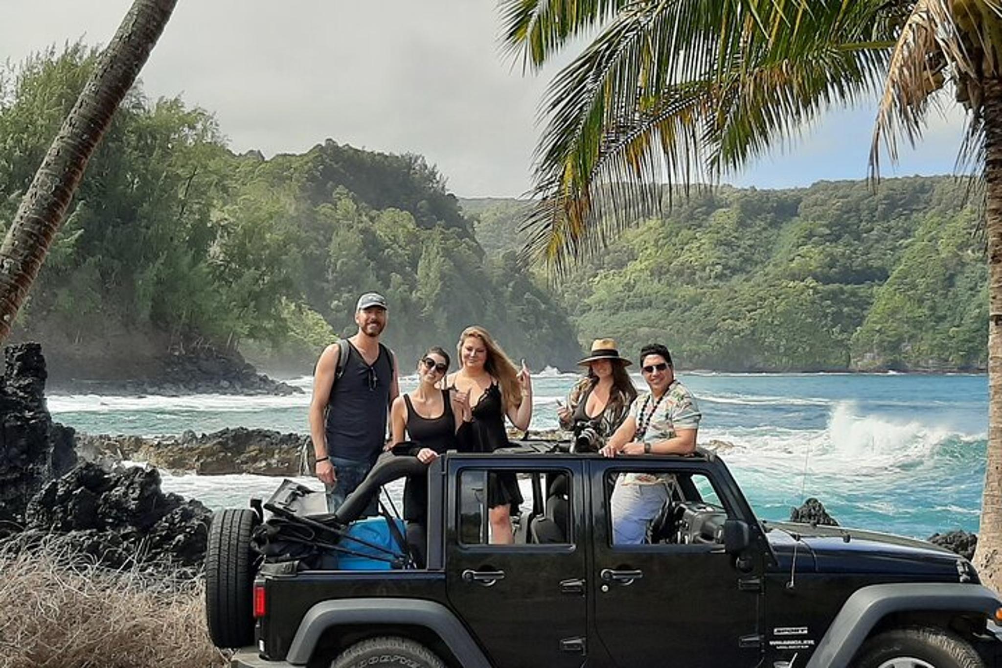 Maui Waterfall Hiking Tour in Private Jeep