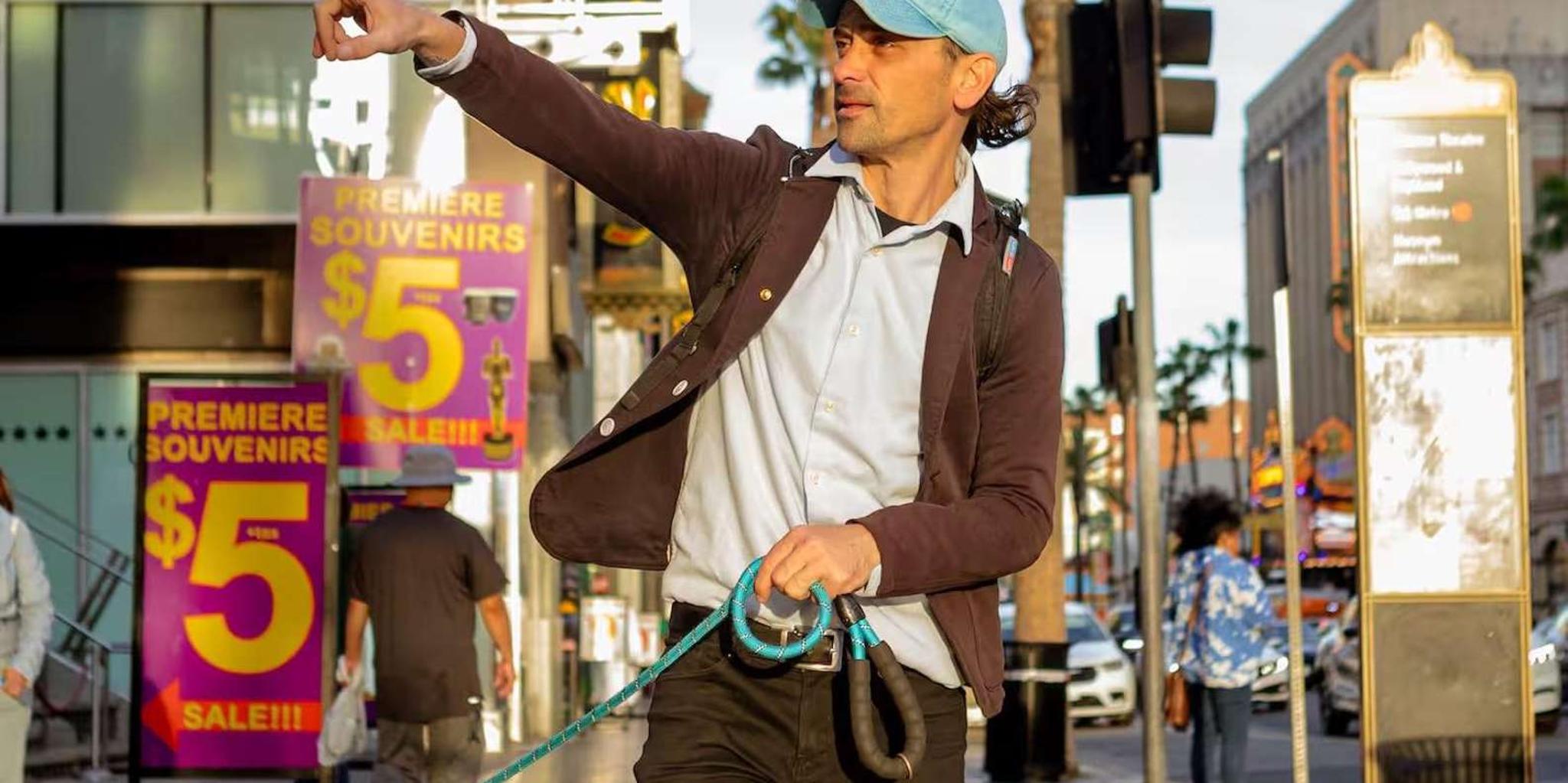 Los Angeles Hollywood Sunset Walking & Hiking Tour - Image 4