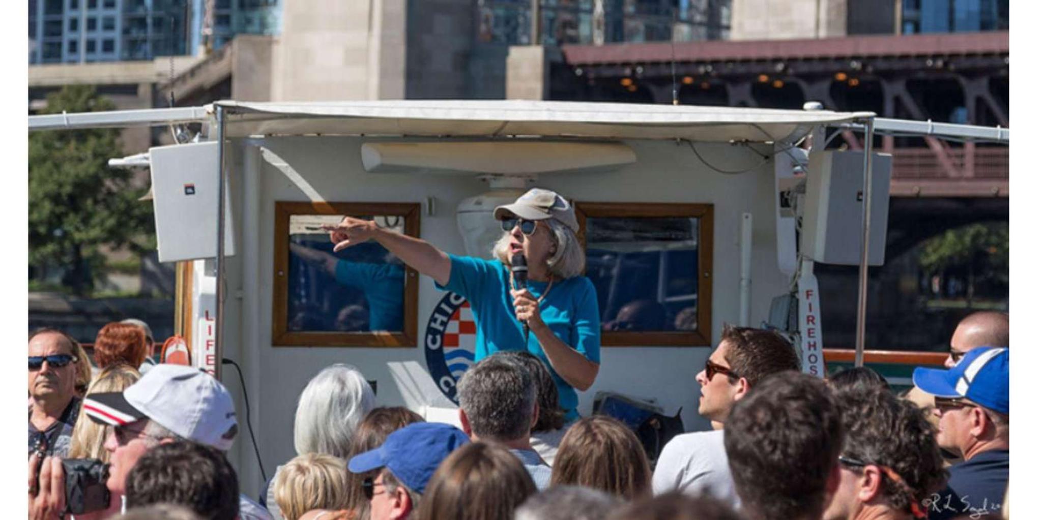 Chicago Architecture Boat Tour with Drinks - Image 3
