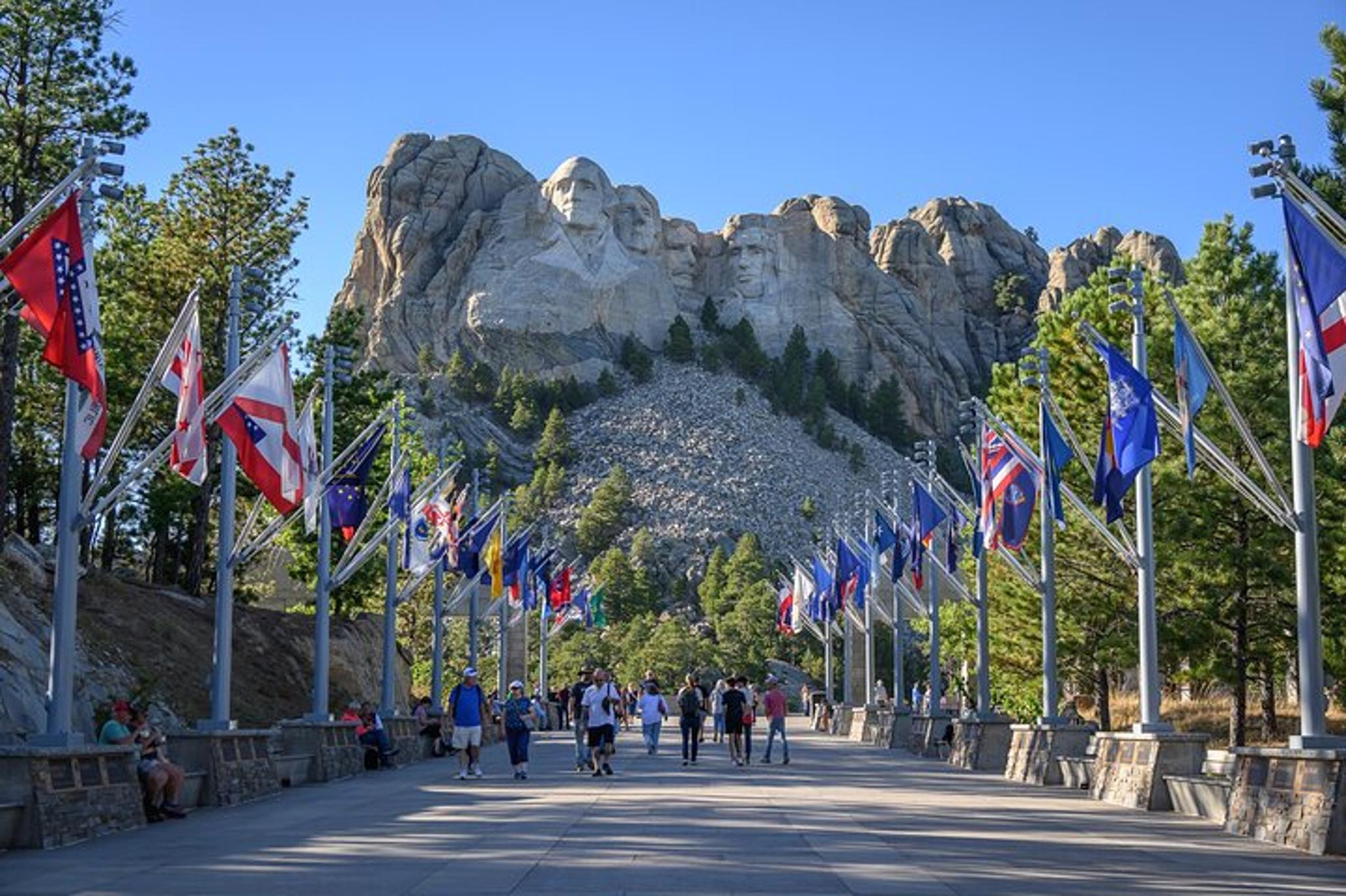 Rapid City Mount Rushmore and Black Hills Bus Tour - Image 1