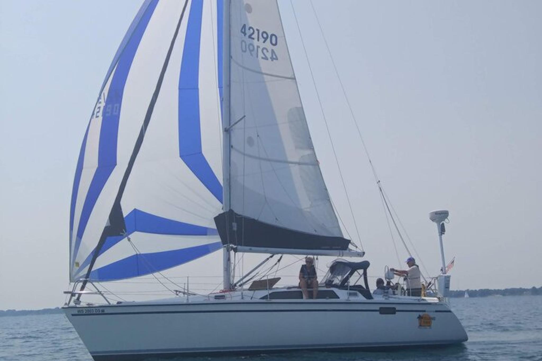 Racine Sailing Adventure on Lake Michigan 2 hr - Image 6