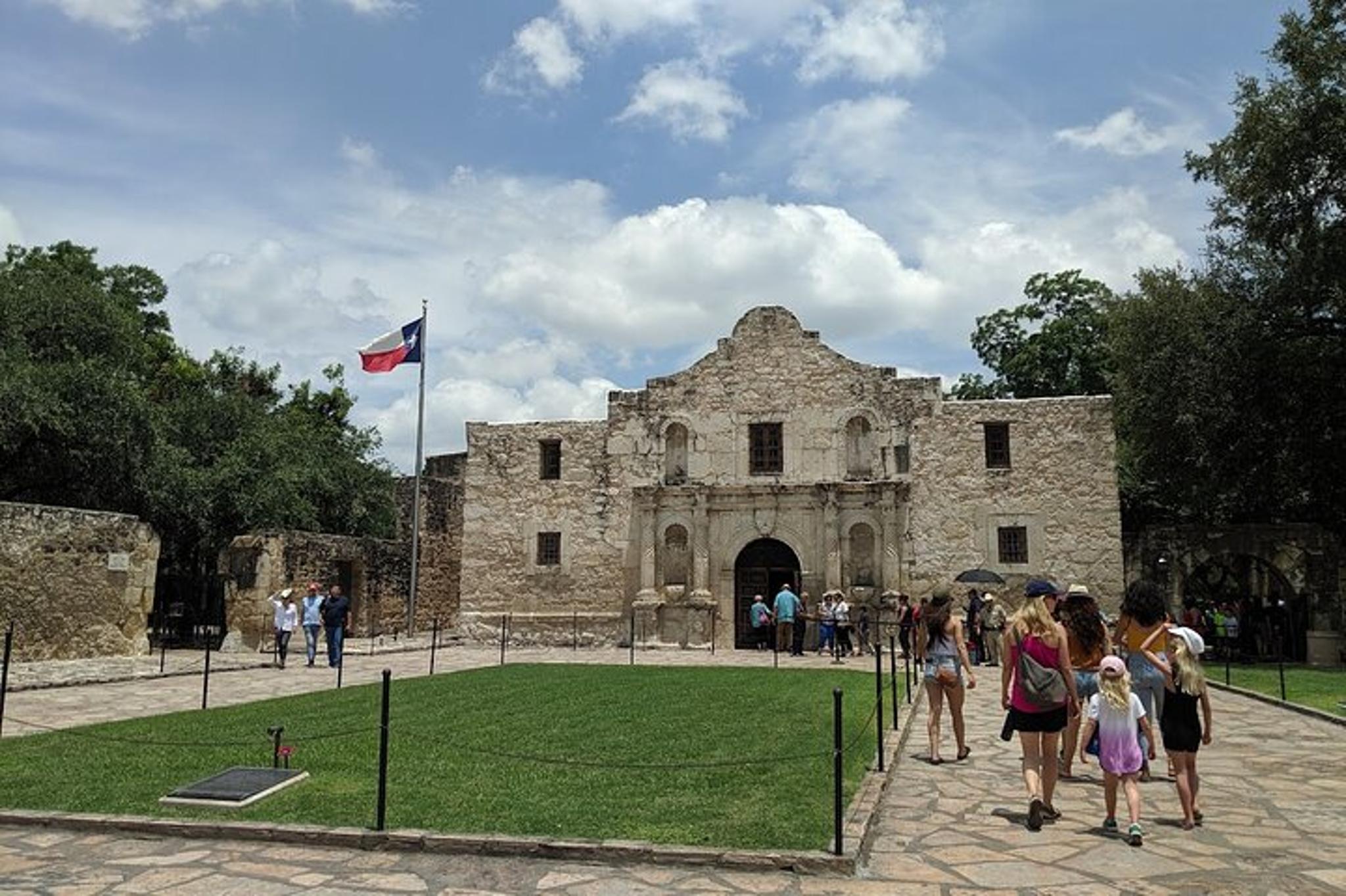San Antonio Scavenger Hunt Walking Tour - Image 1