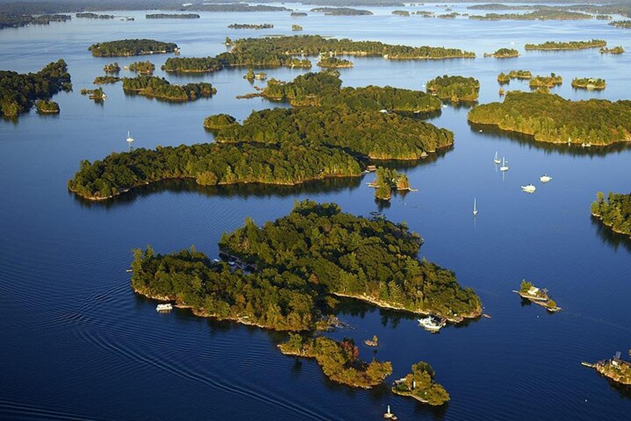 St Lawrence River Glass Bottom Boat Tour - Image 5