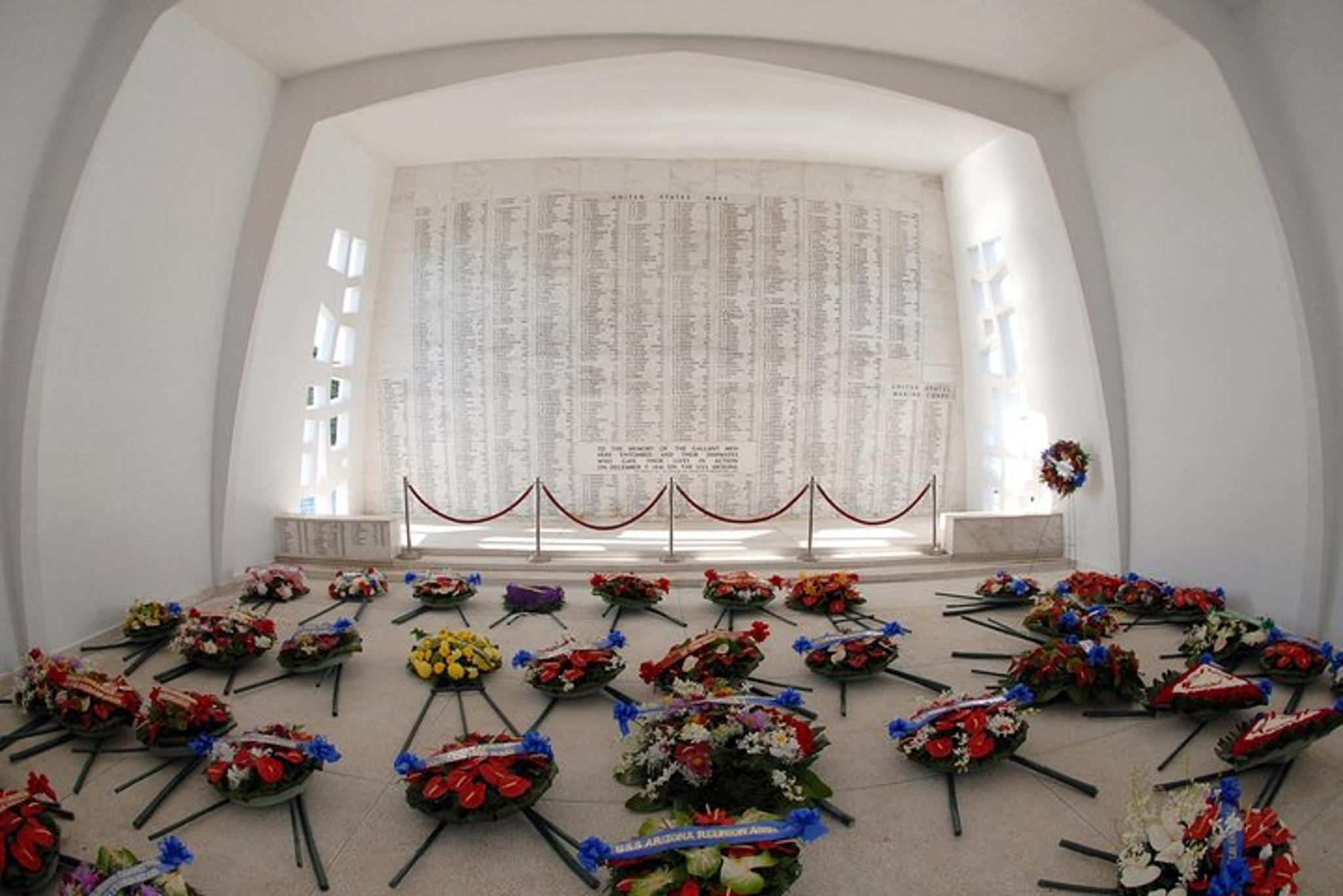 Honolulu Pearl Harbor Tour with Submarine Access - Image 5