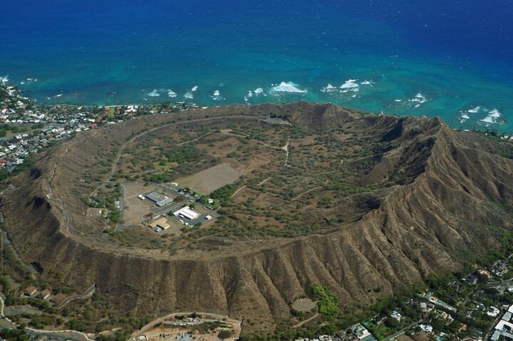 Honolulu Hiking Adventure: Diamond Head & Manoa Falls - Image 6