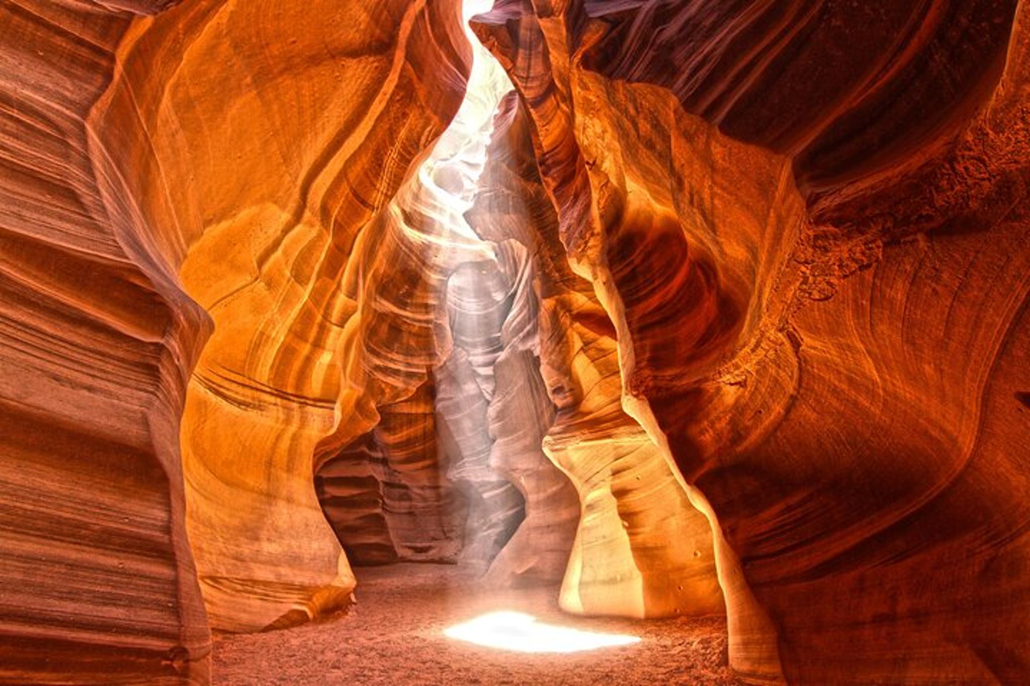 Page Upper Antelope Canyon Tour - Image 2