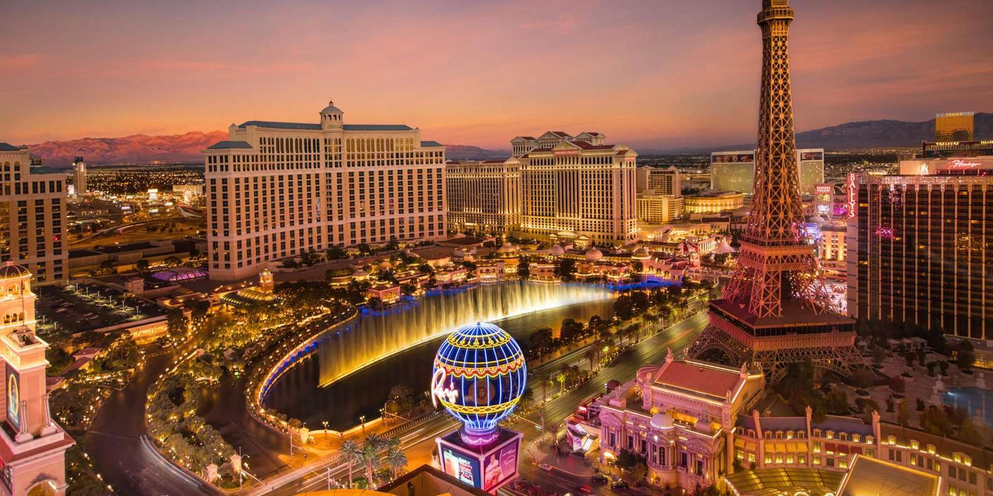 Las Vegas Audio Driving Tour: Neon Lights & Desert