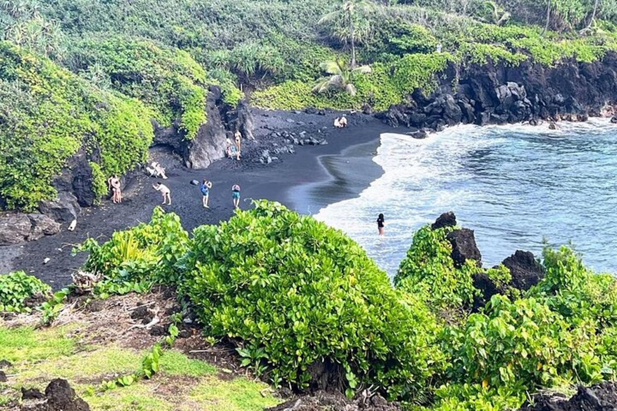 Maui Road to Hana Tour with Black Sand Beach and Waterfalls - Image 4