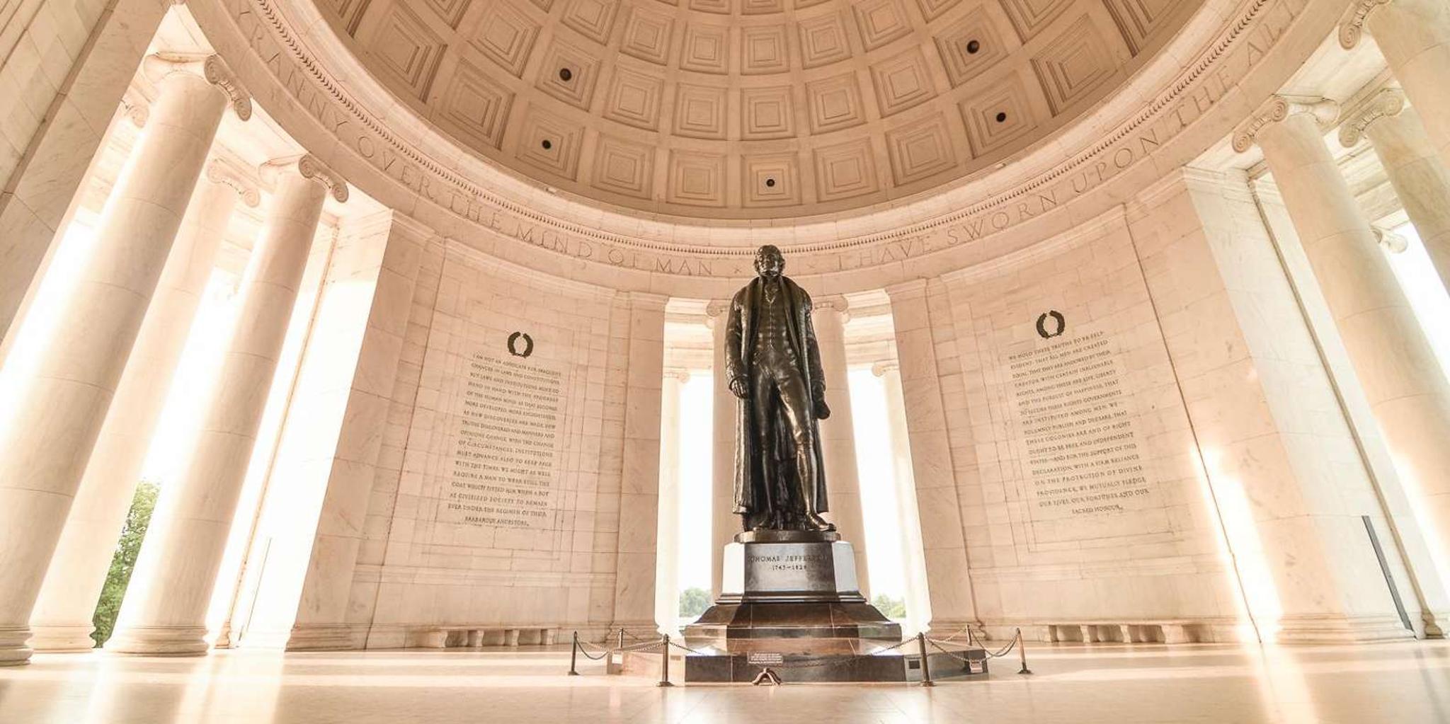 Washington DC City Tour with Seasonal River Cruise - Image 3