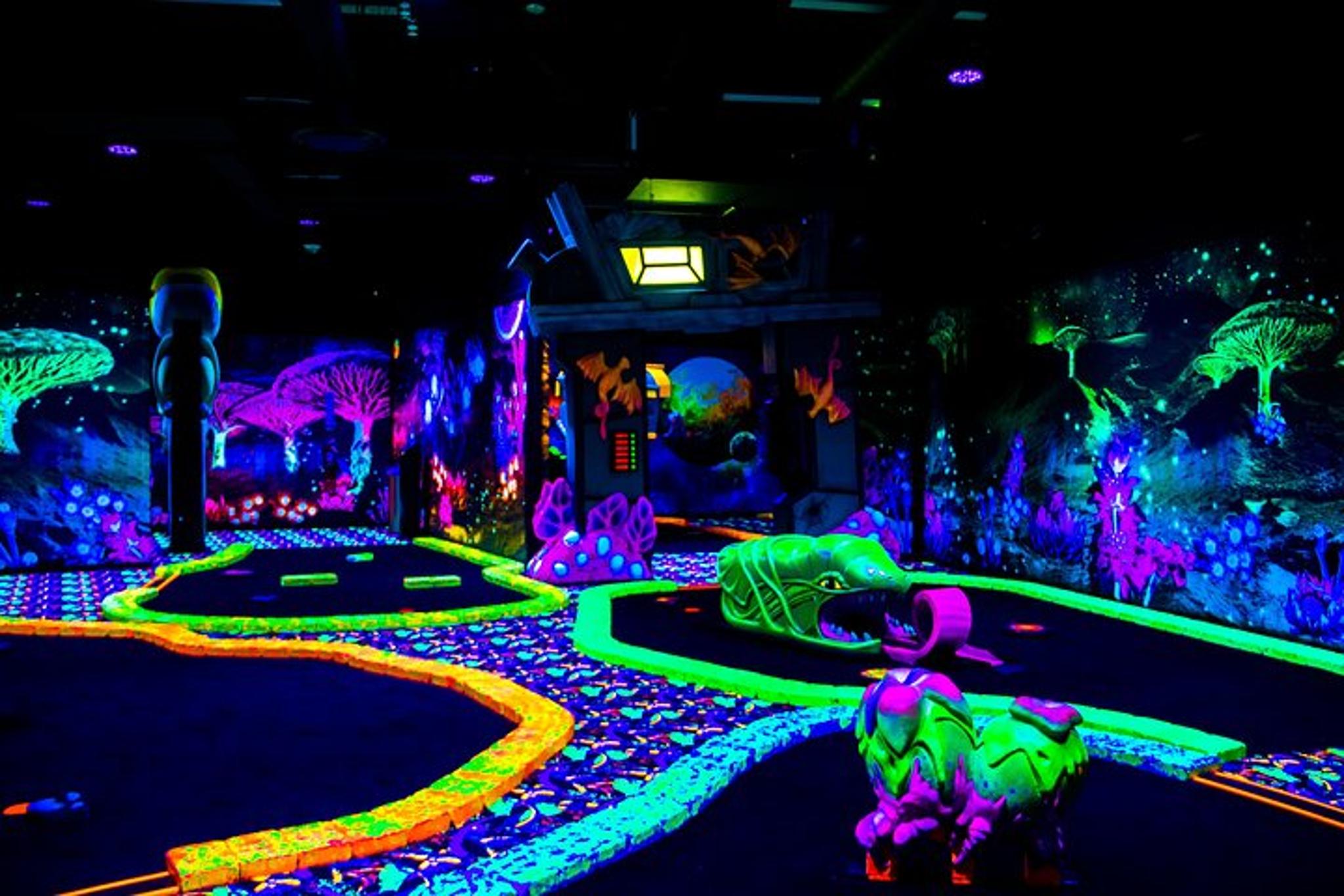 American Dream Black Light Mini Golf