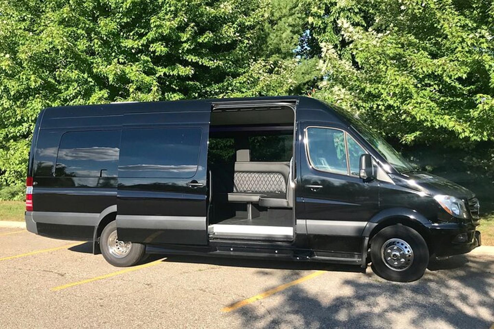 Las Vegas Private Airport Transfer by Limo - Image 3