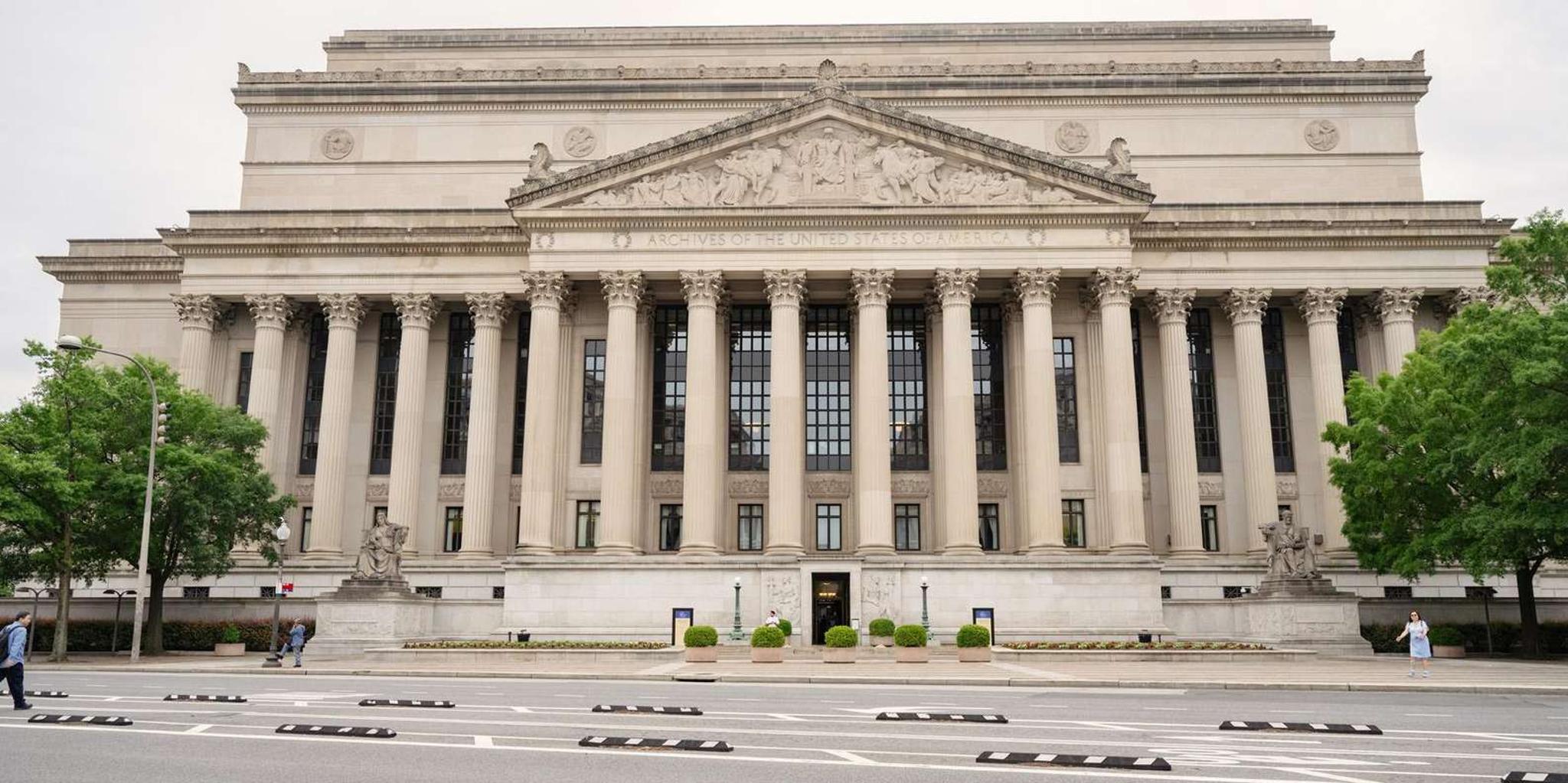 Washington DC National Archives and US Capitol Tour - Image 2